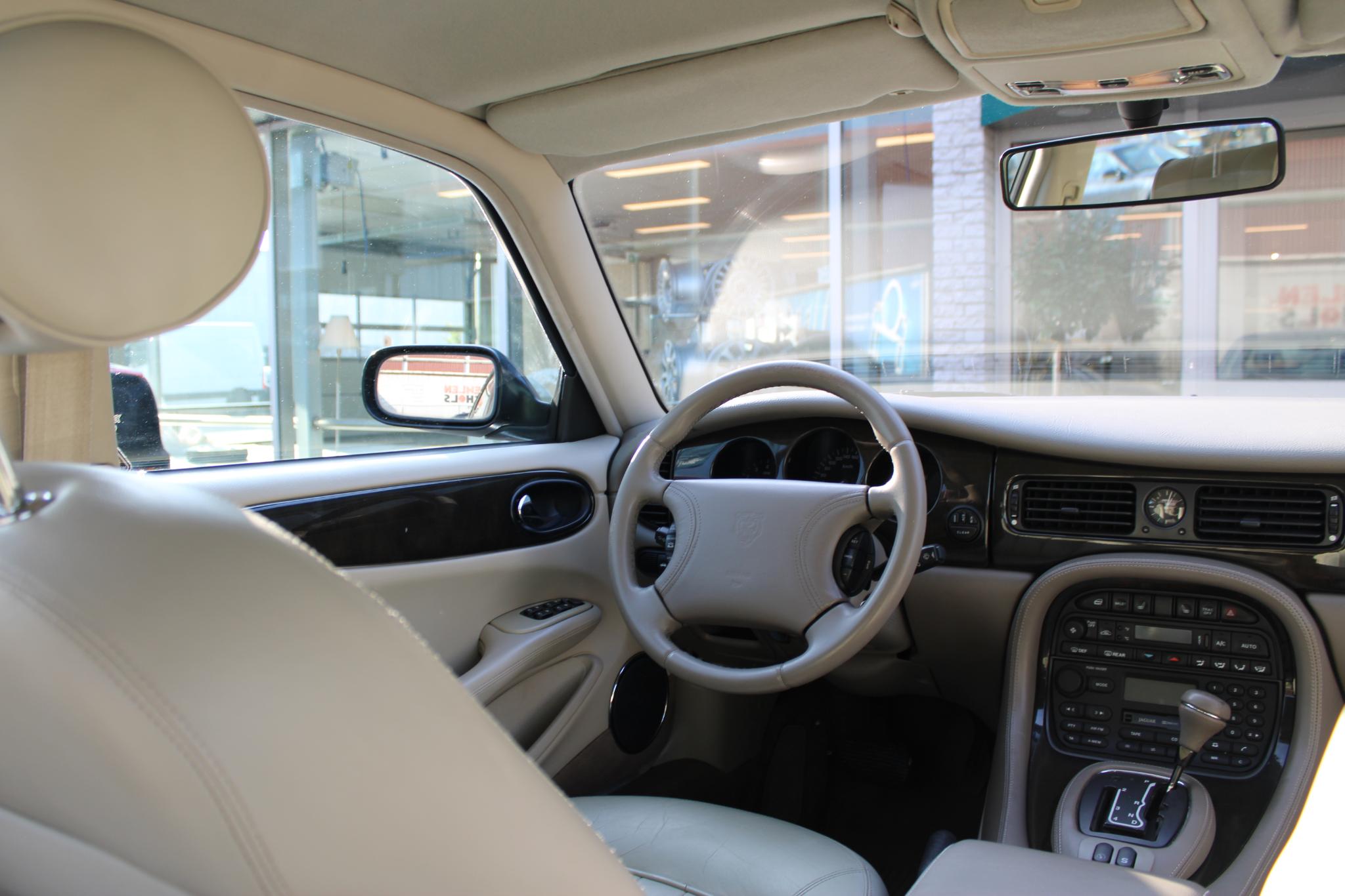 Jaguar XJ 3.2 V8 Executive