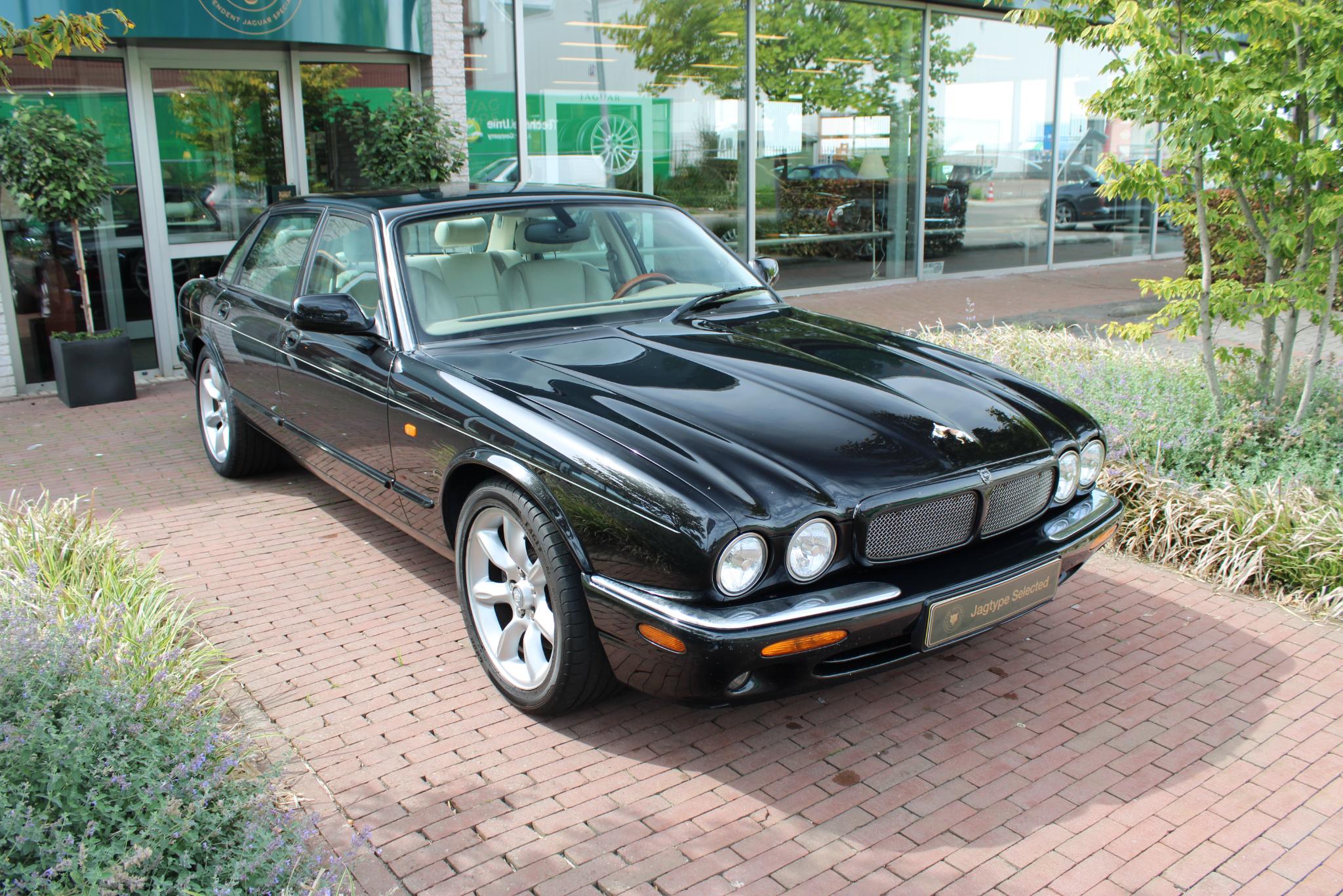 Jaguar XJR 4.0 V8