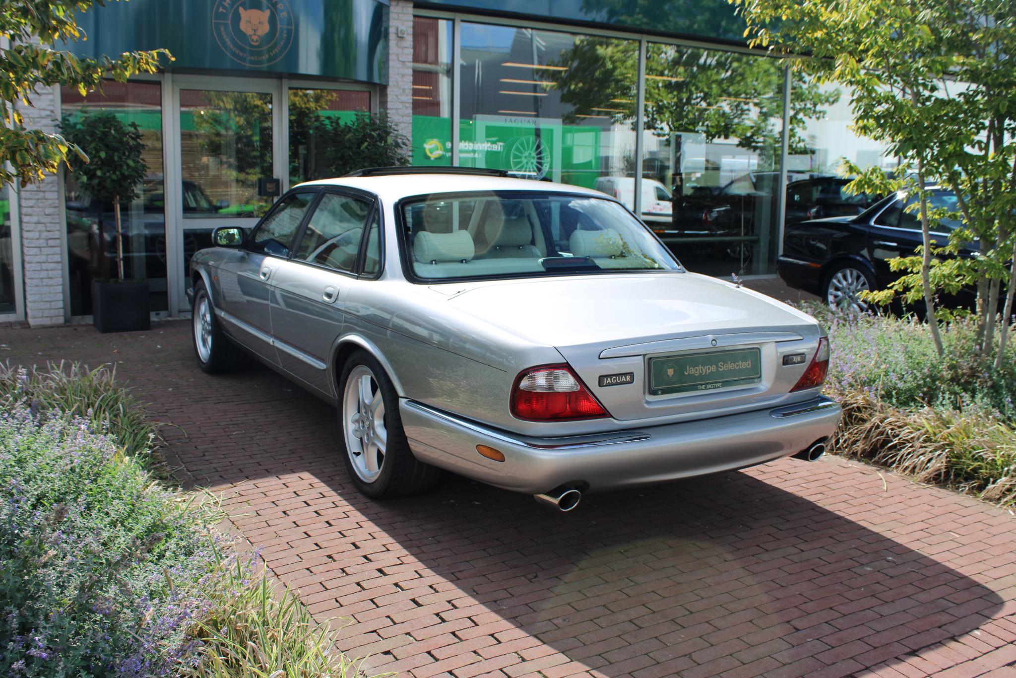 Jaguar XJR 4.0 V8