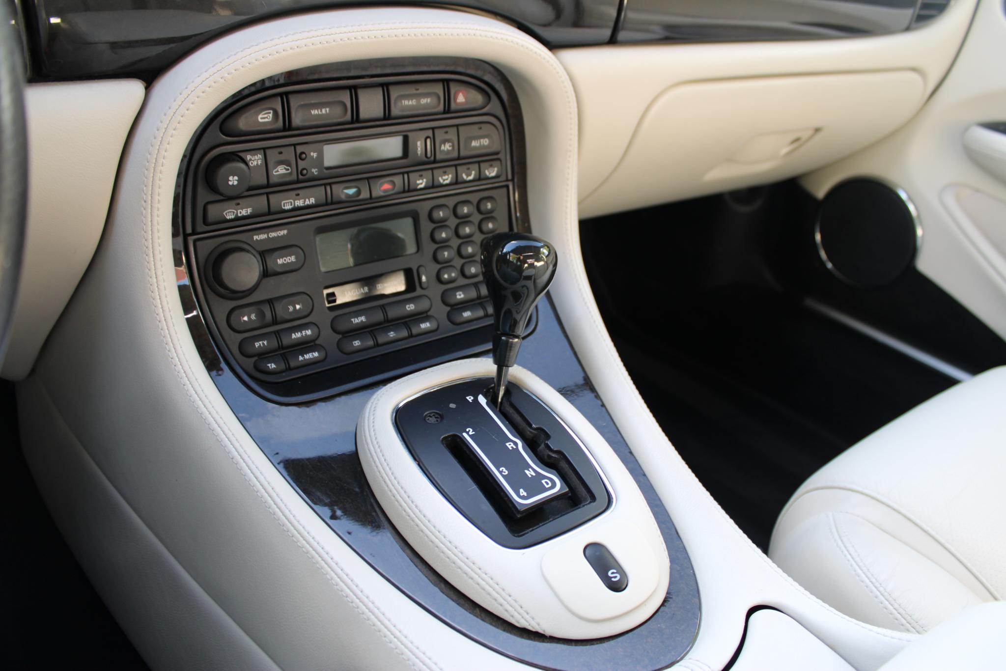 Jaguar XJR 4.0 V8