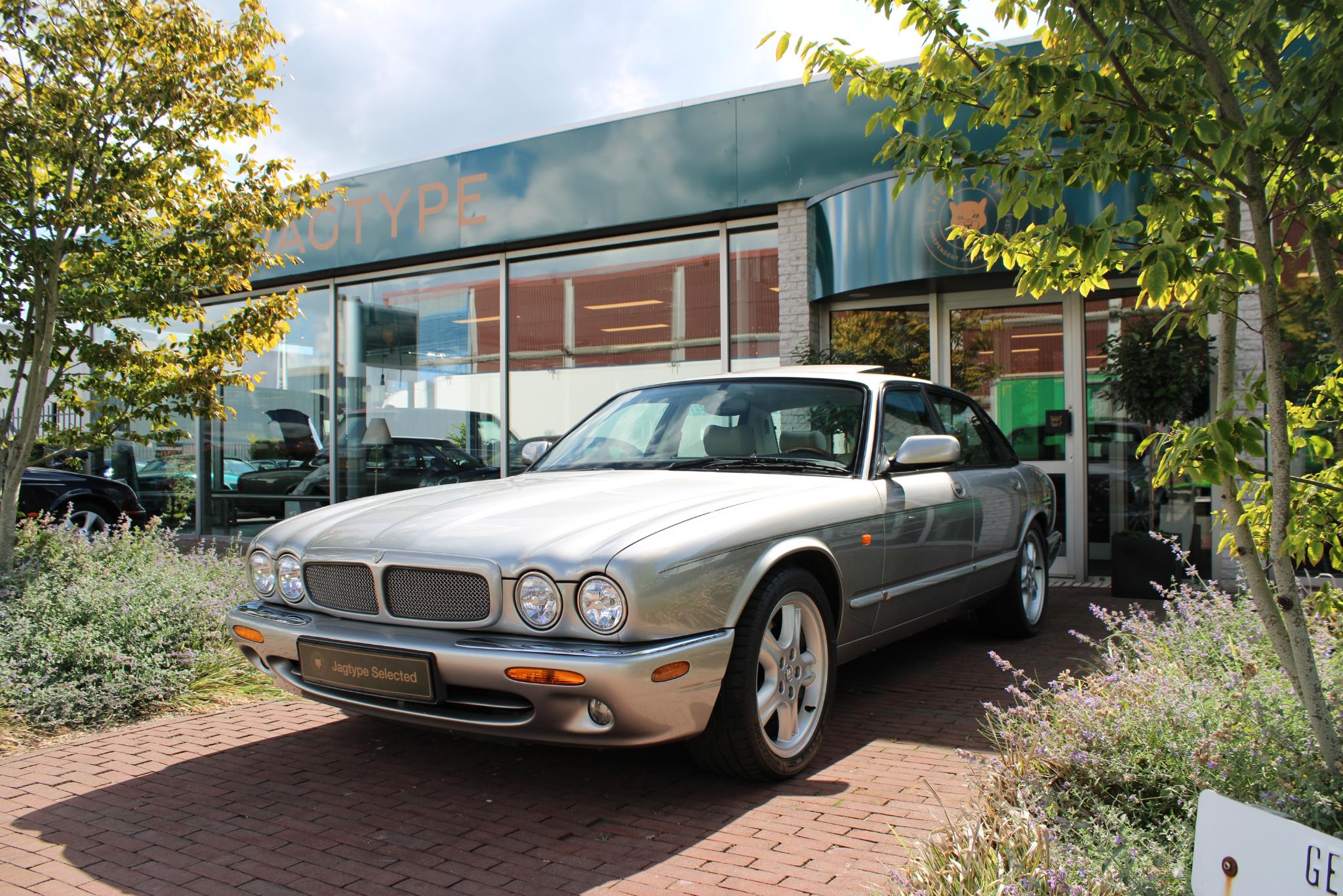 Jaguar XJR 4.0 V8