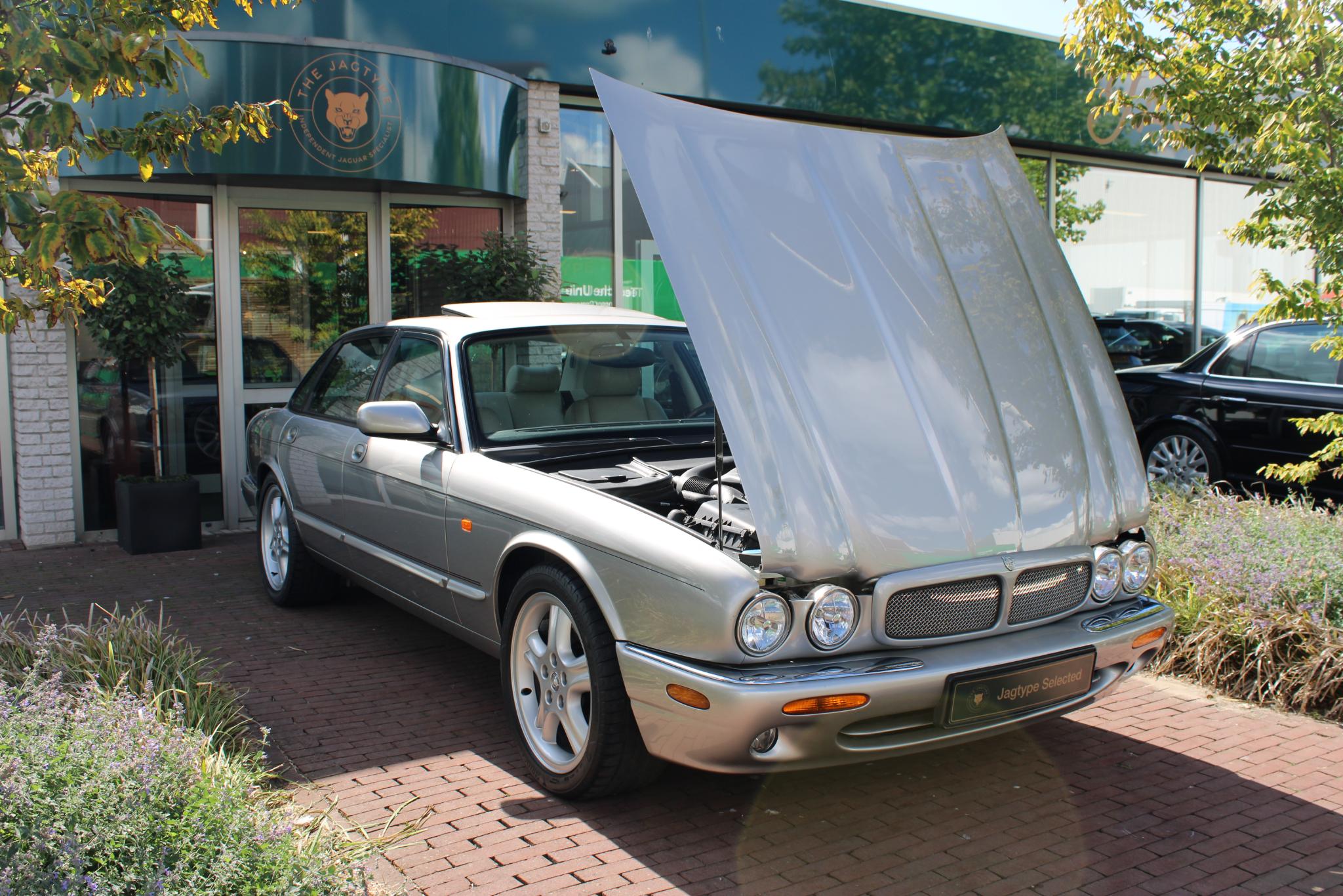 Jaguar XJR 4.0 V8