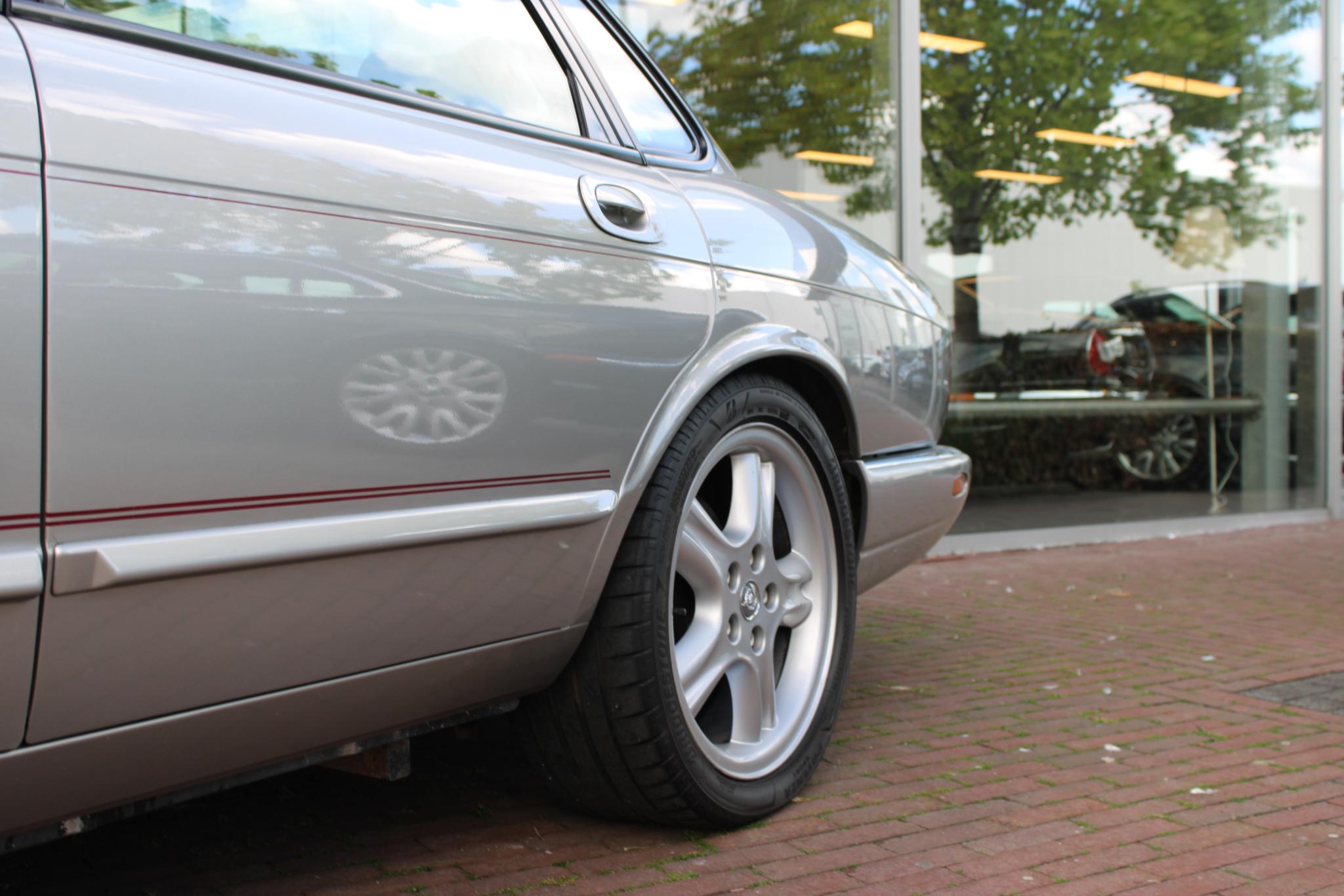 Jaguar XJR 4.0 V8