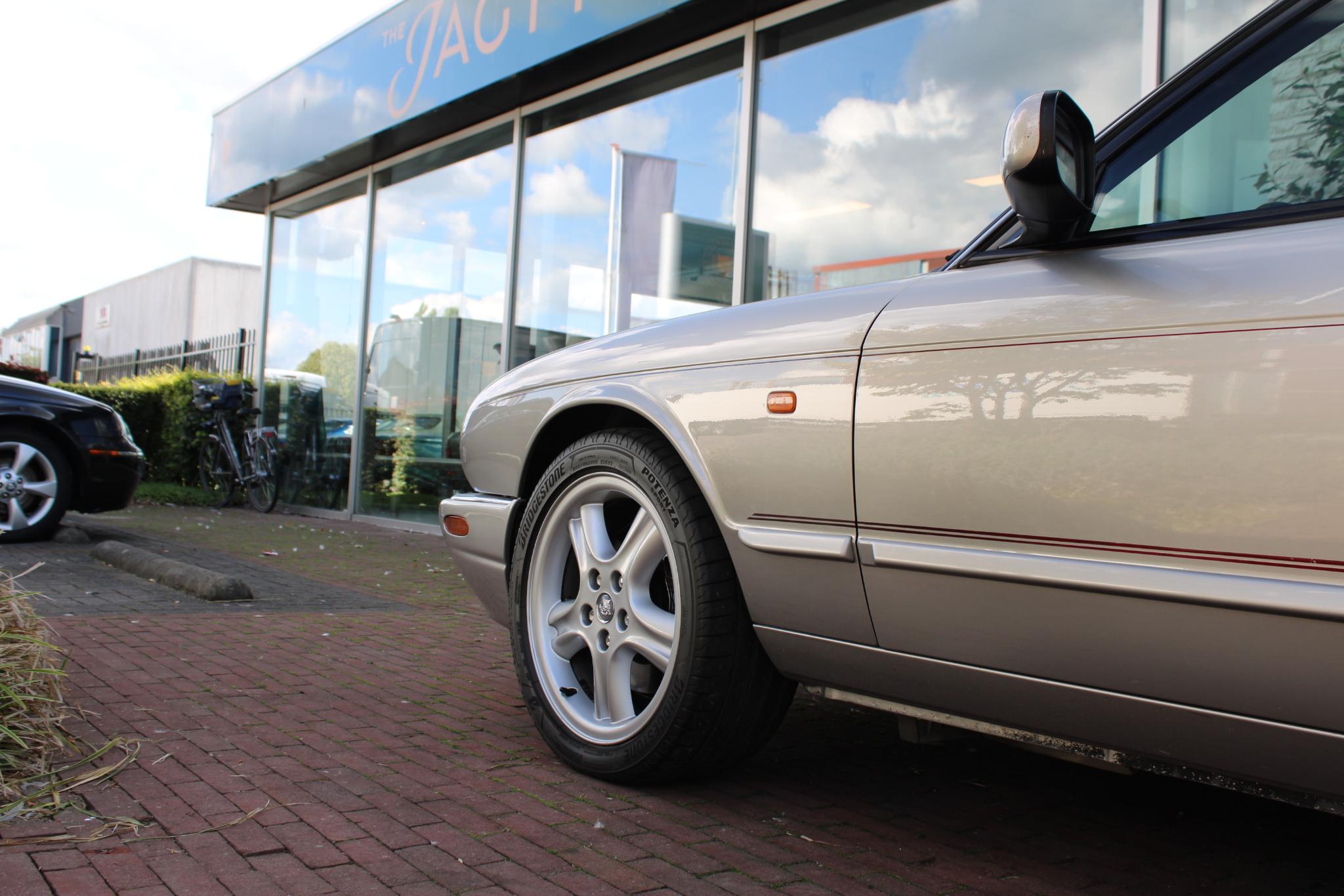 Jaguar XJR 4.0 V8
