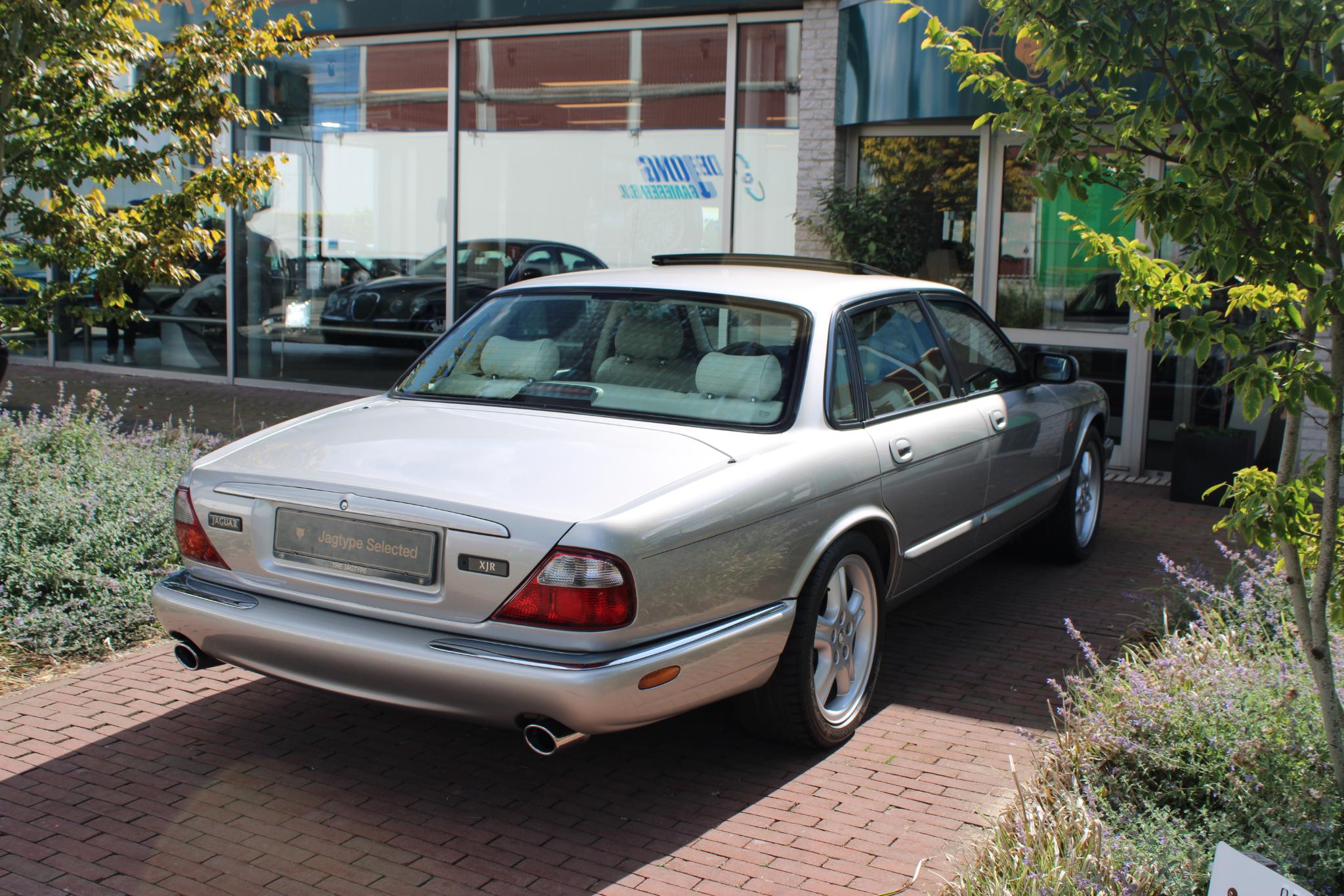 Jaguar XJR 4.0 V8