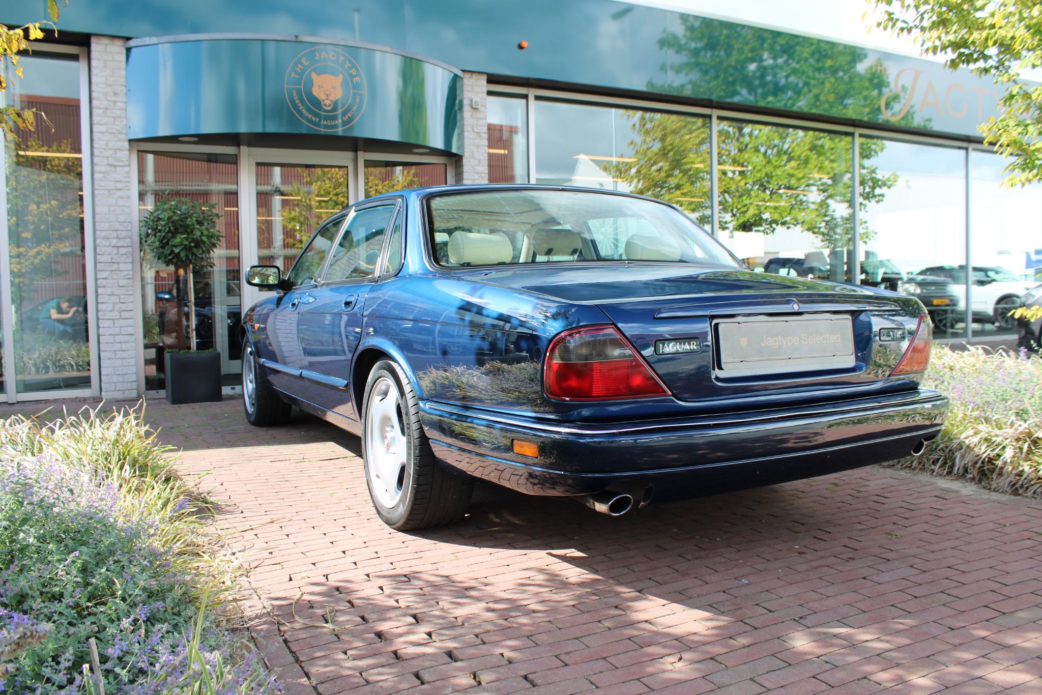 Jaguar XJR 4.0