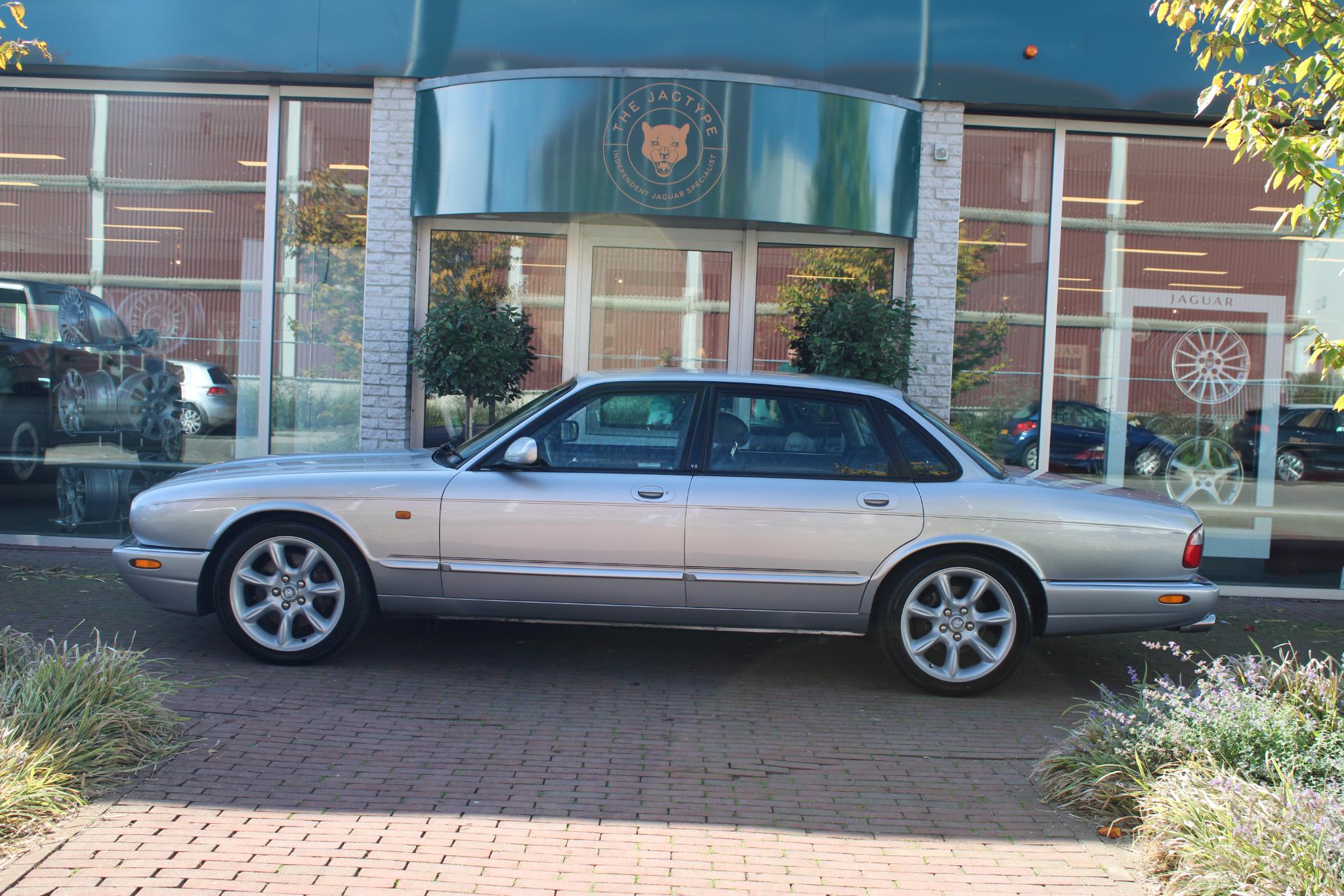 Jaguar XJR 4.0 V8
