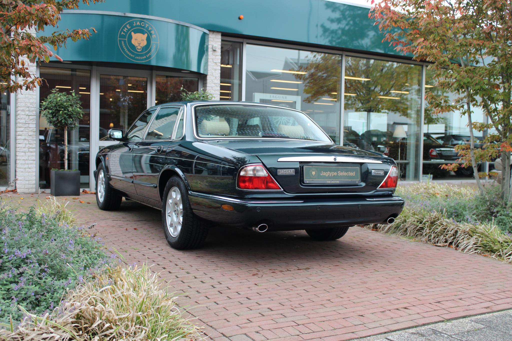 Jaguar Sovereign 4.0 V8