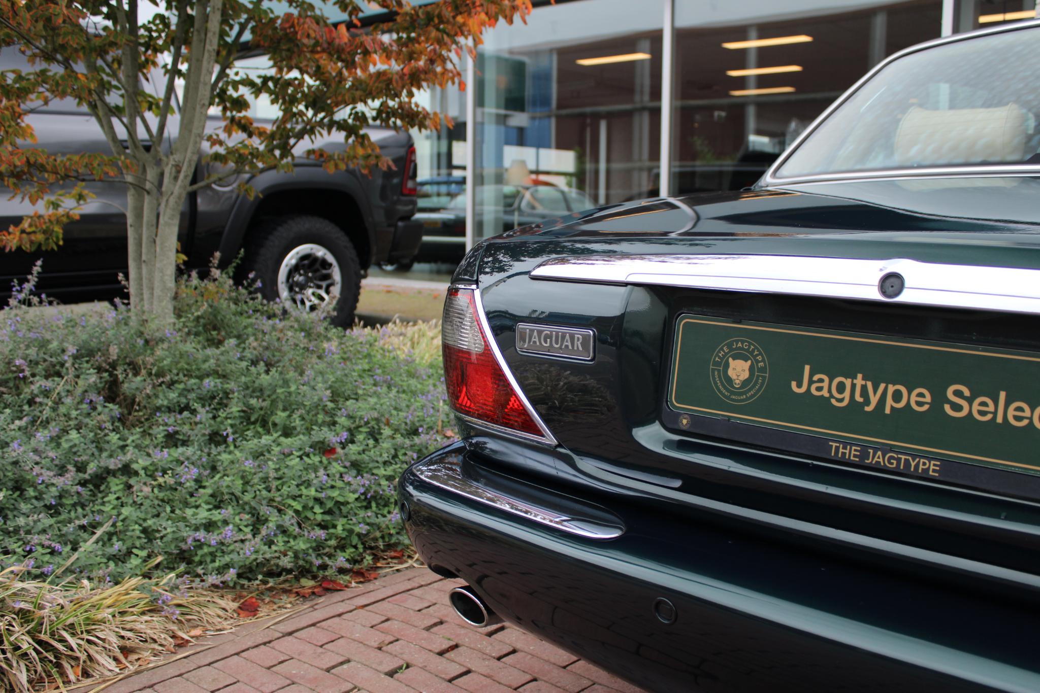 Jaguar Sovereign 4.0 V8