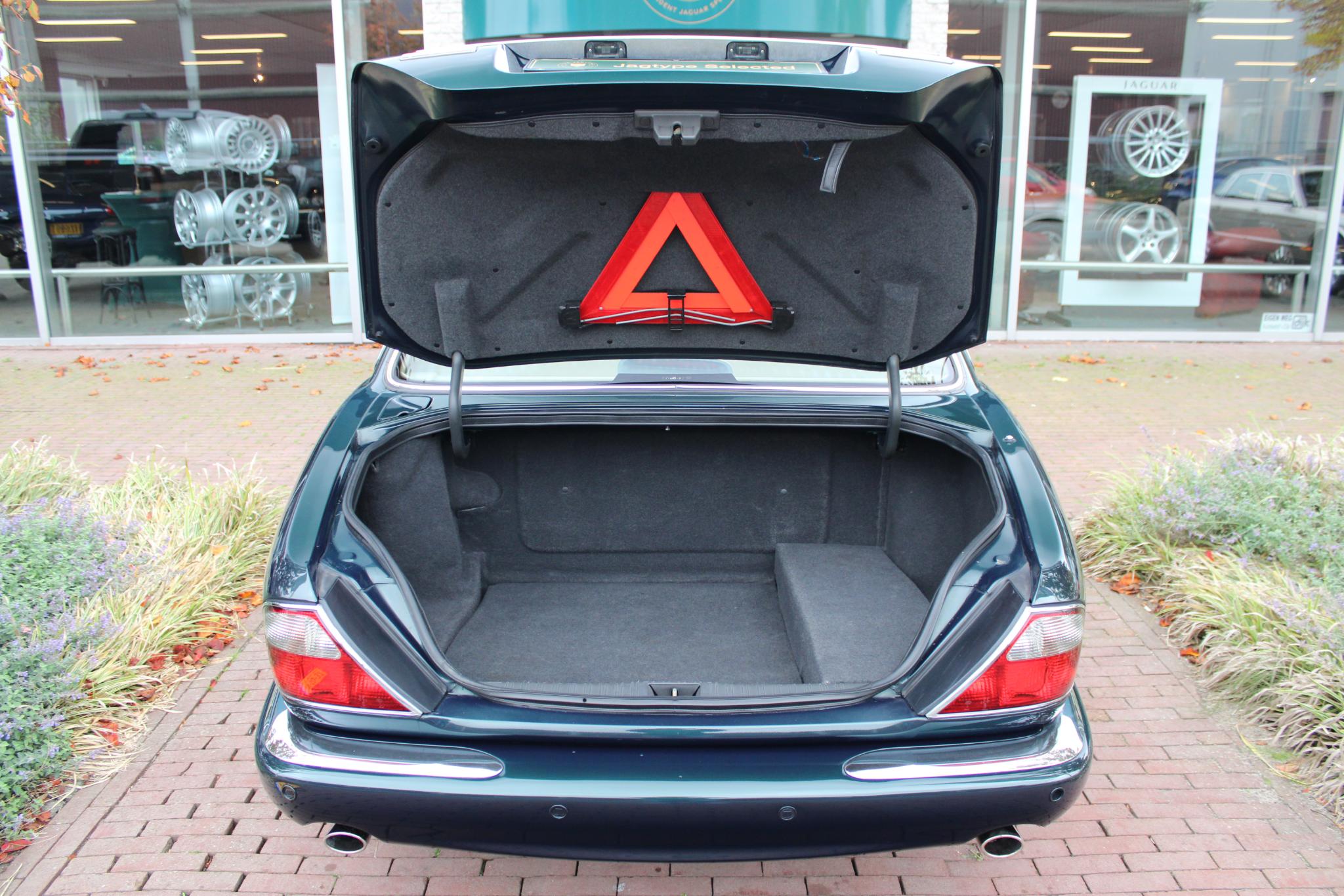 Jaguar Sovereign 4.0 V8