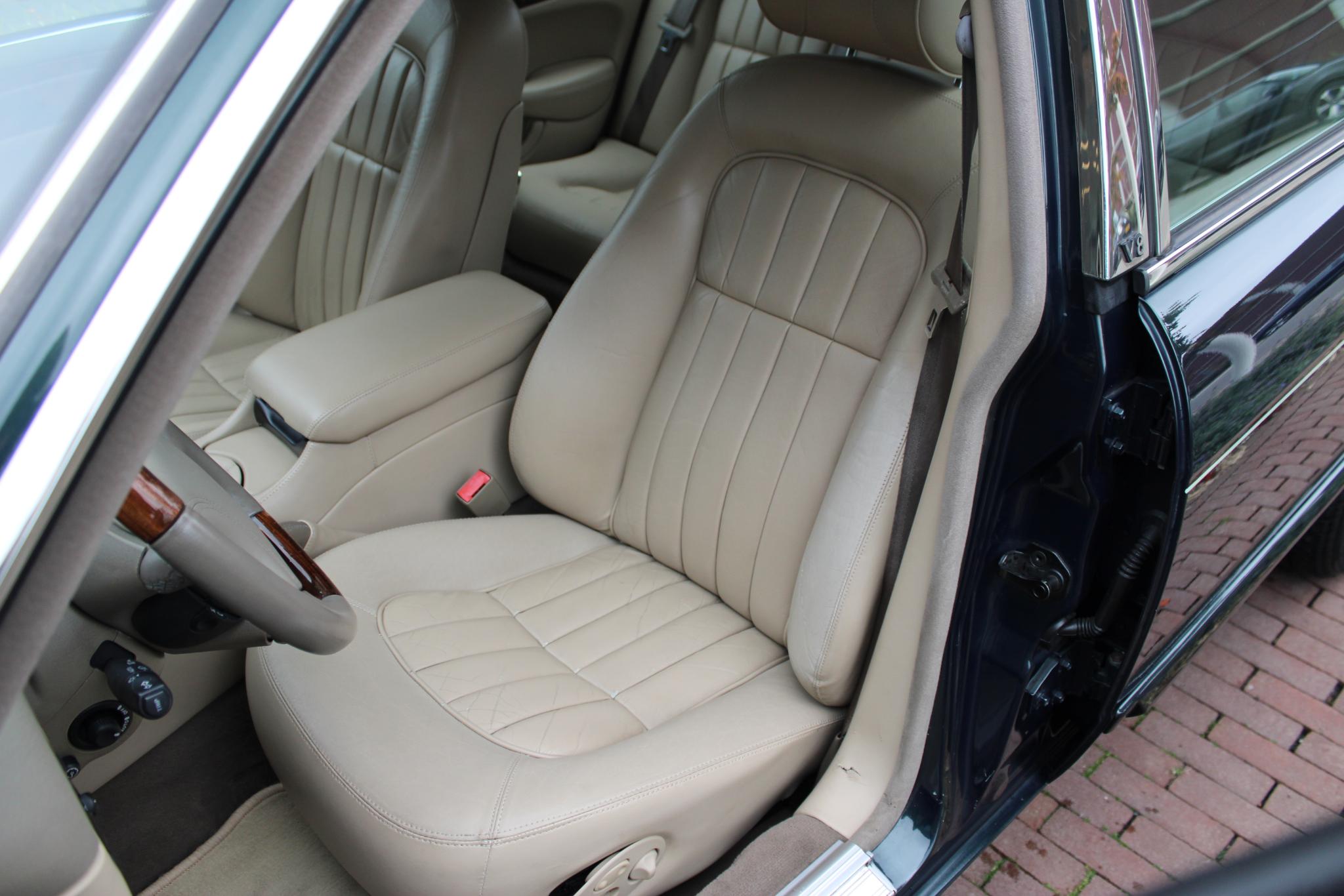 Jaguar Sovereign 4.0 V8