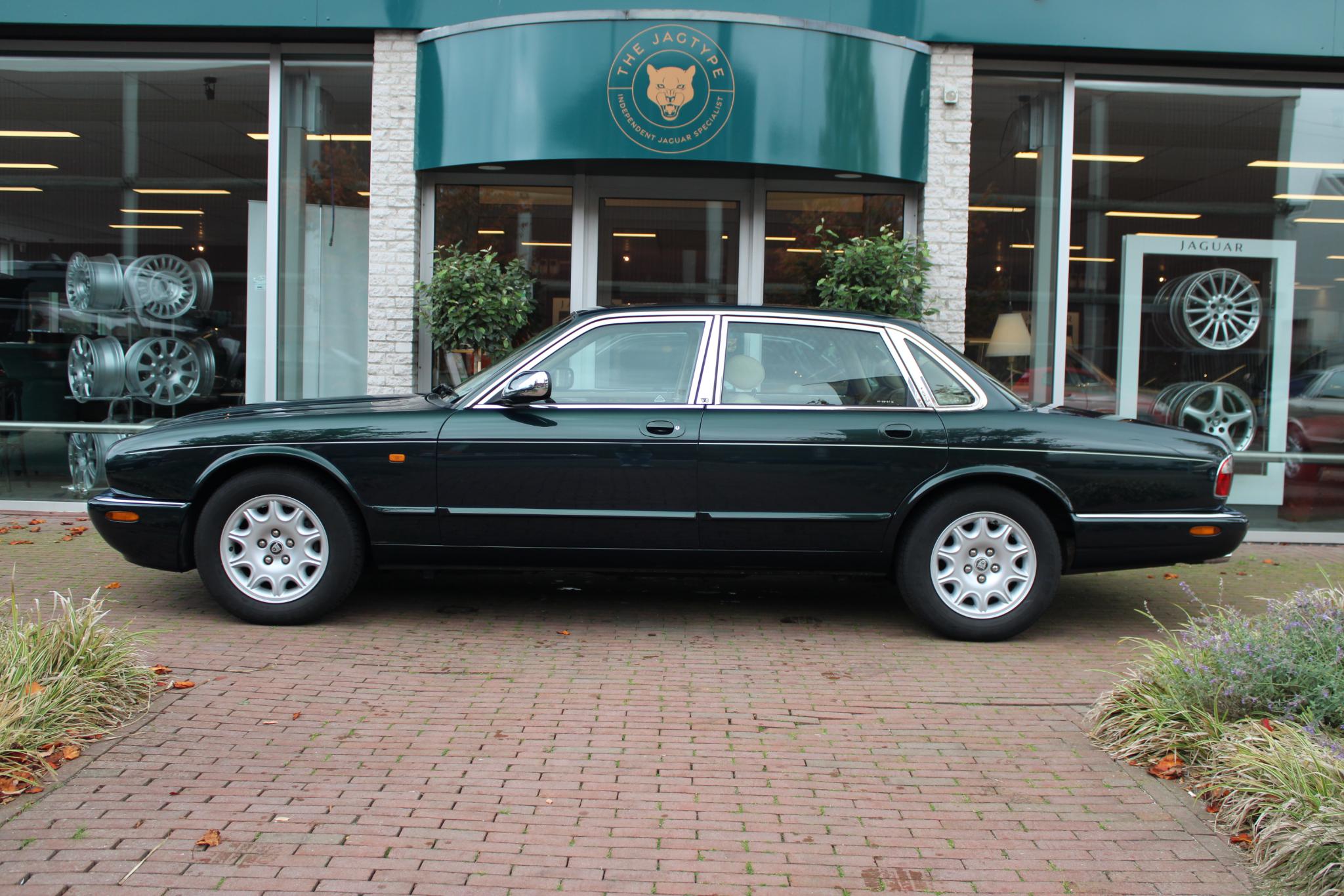 Jaguar Sovereign 4.0 V8
