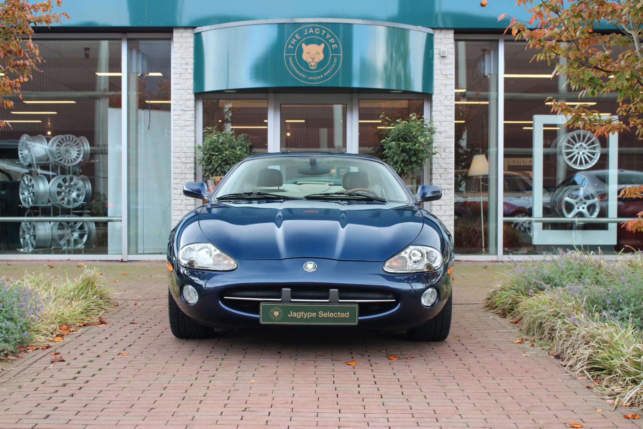 Jaguar XK8 4.0 V8 Coupé