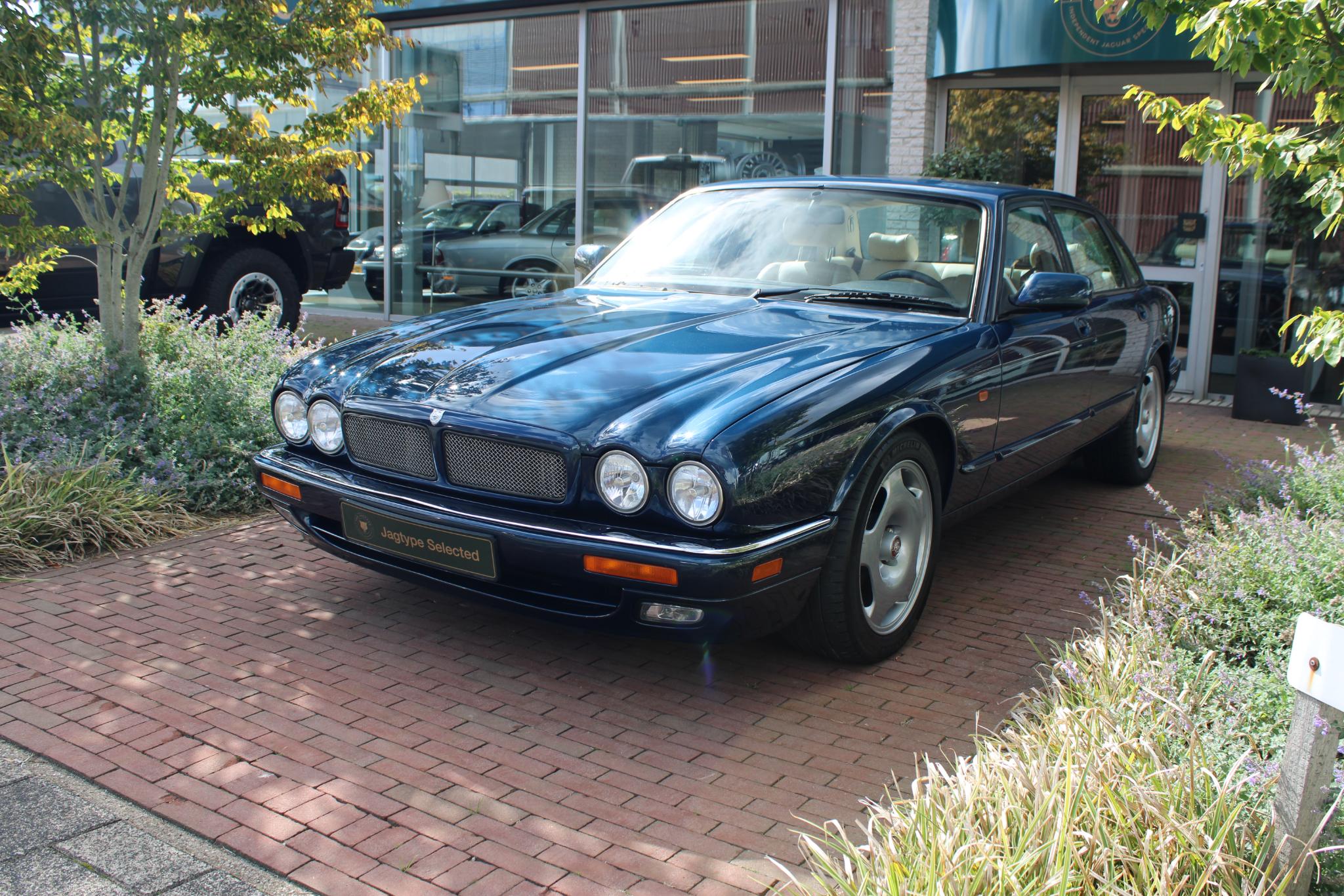 Jaguar XJR 4.0