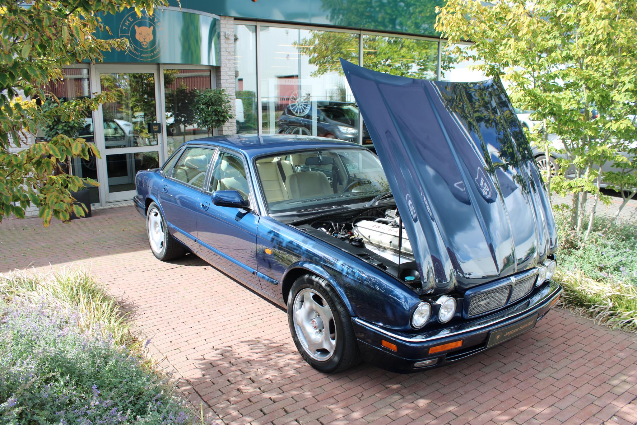 Jaguar XJR 4.0