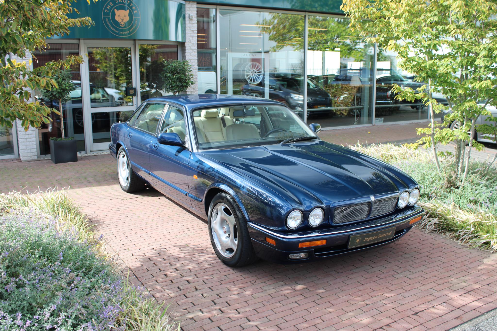 Jaguar XJR 4.0