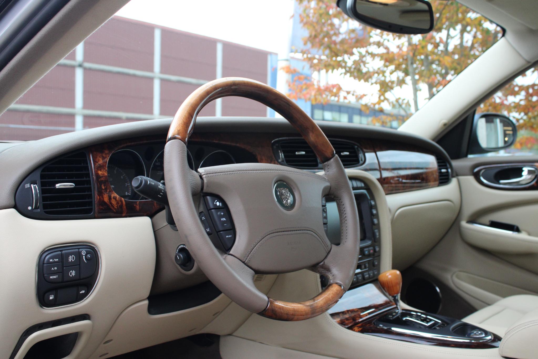 Jaguar XJ 4.2 V8 Sovereign LWB