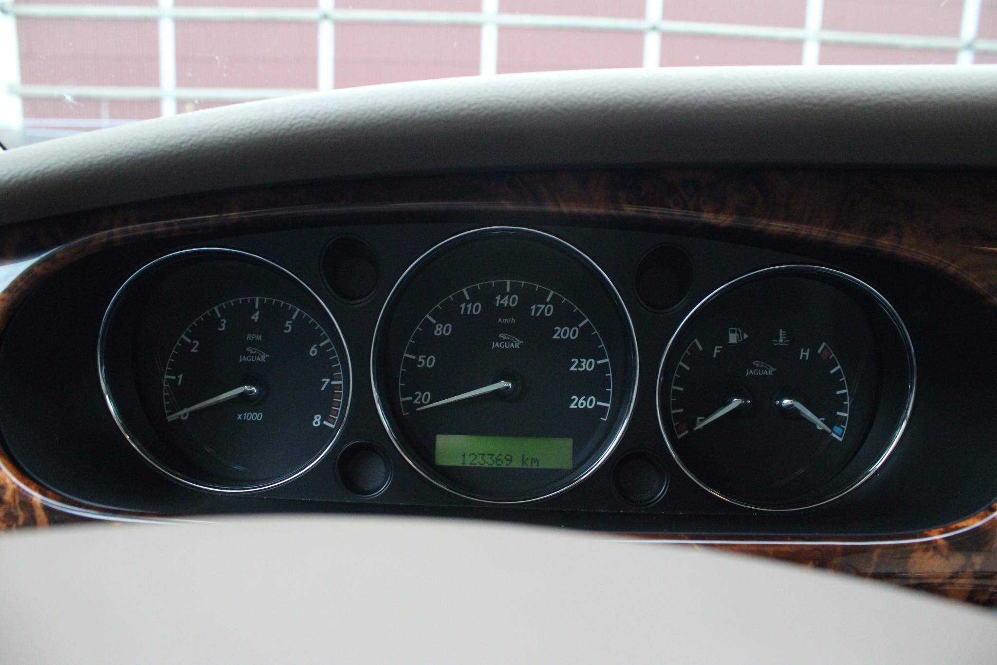 Jaguar XJ 4.2 V8 Sovereign LWB