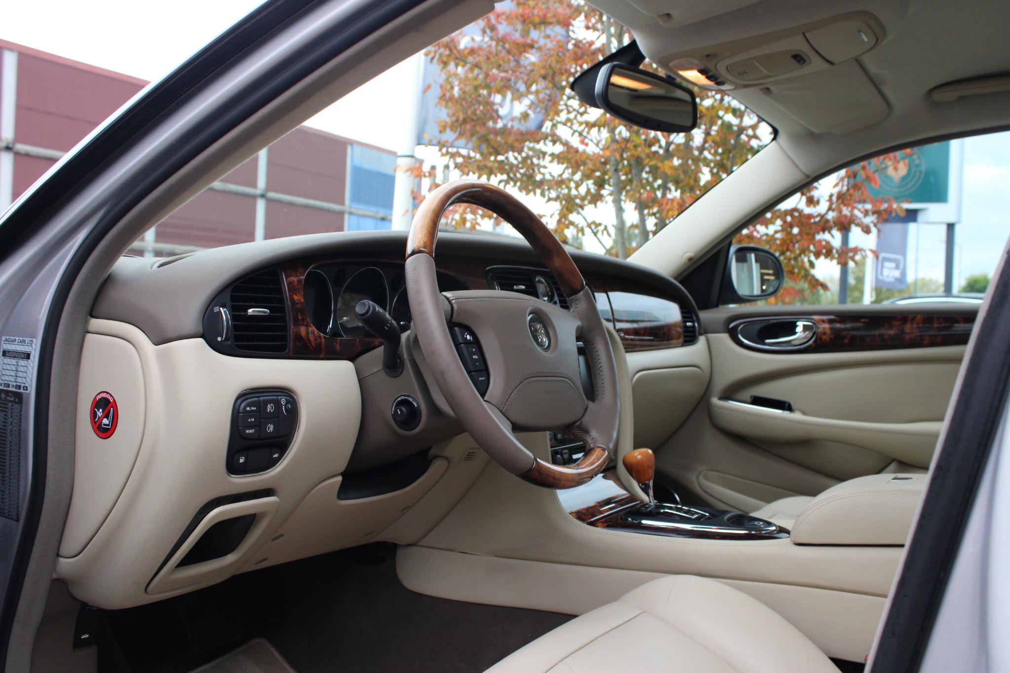 Jaguar XJ 4.2 V8 Sovereign LWB