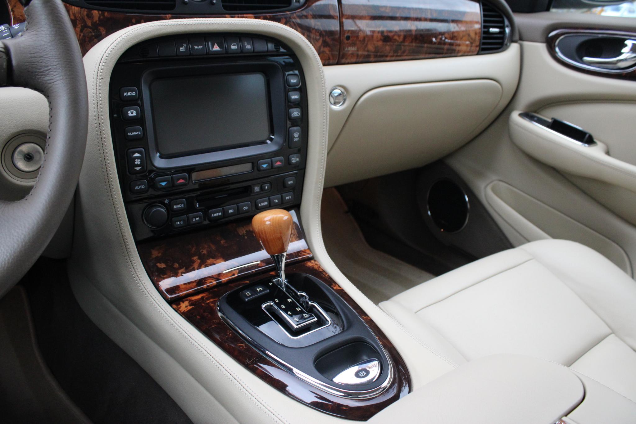 Jaguar XJ 4.2 V8 Sovereign LWB