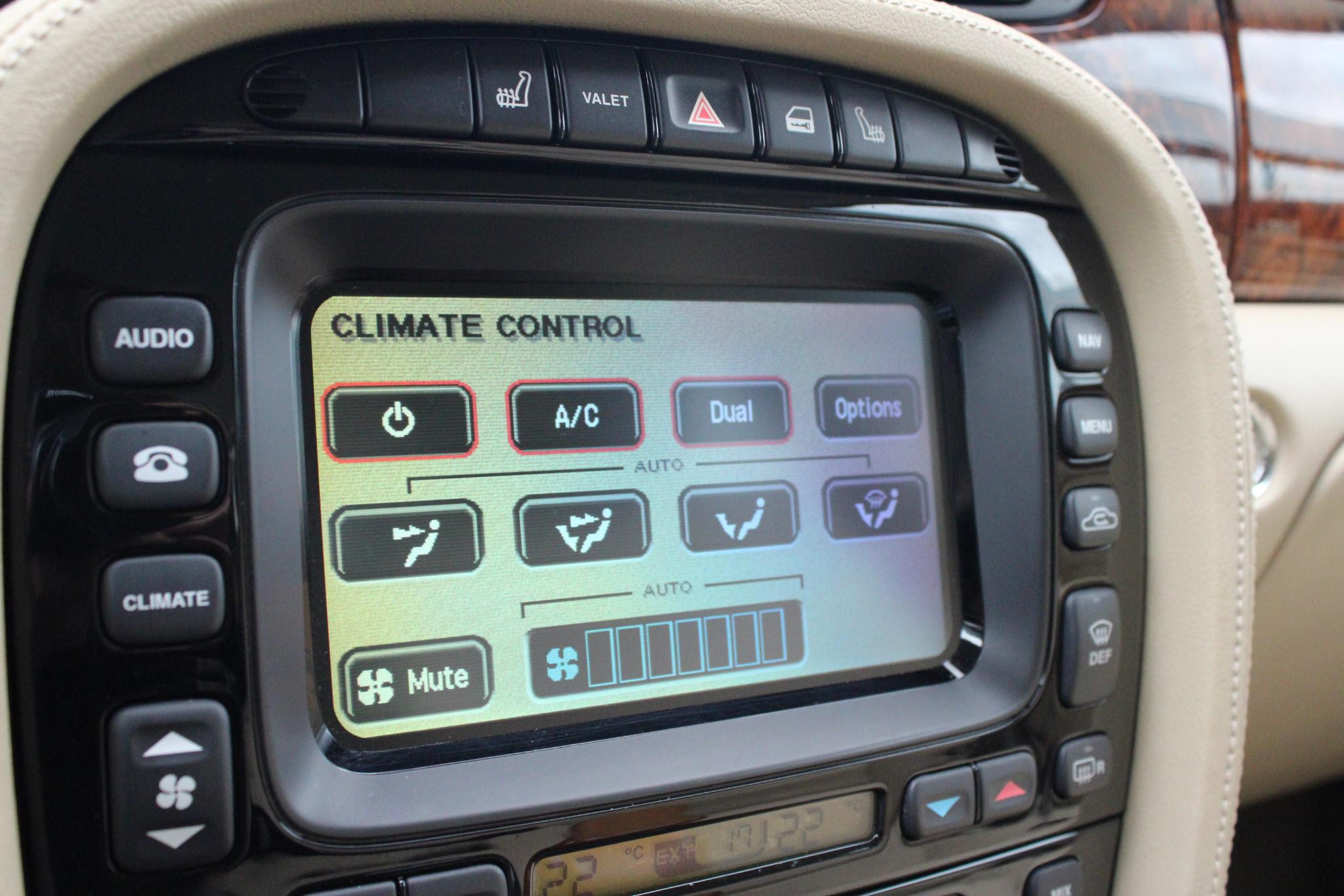 Jaguar XJ 4.2 V8 Sovereign LWB