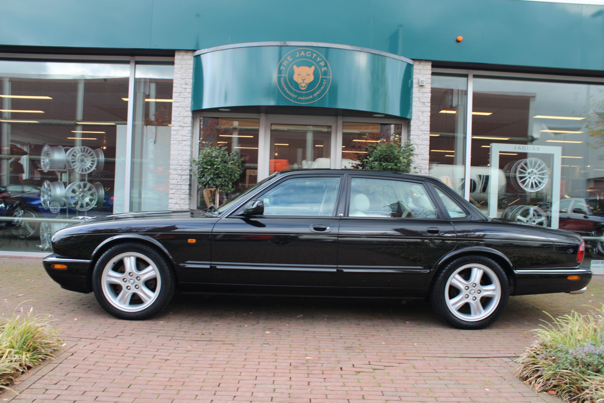 Jaguar XJR 4.0 V8