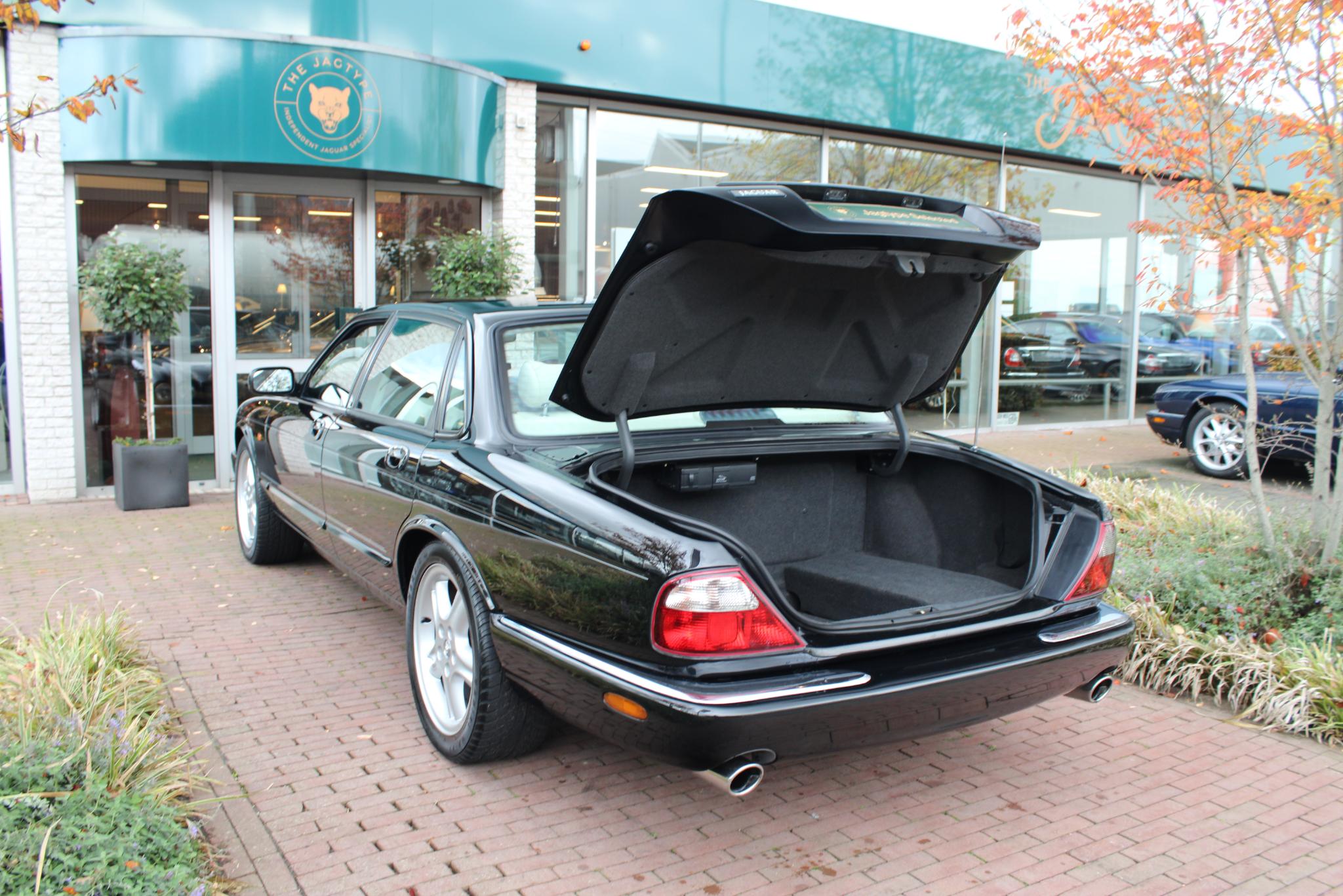Jaguar XJR 4.0 V8