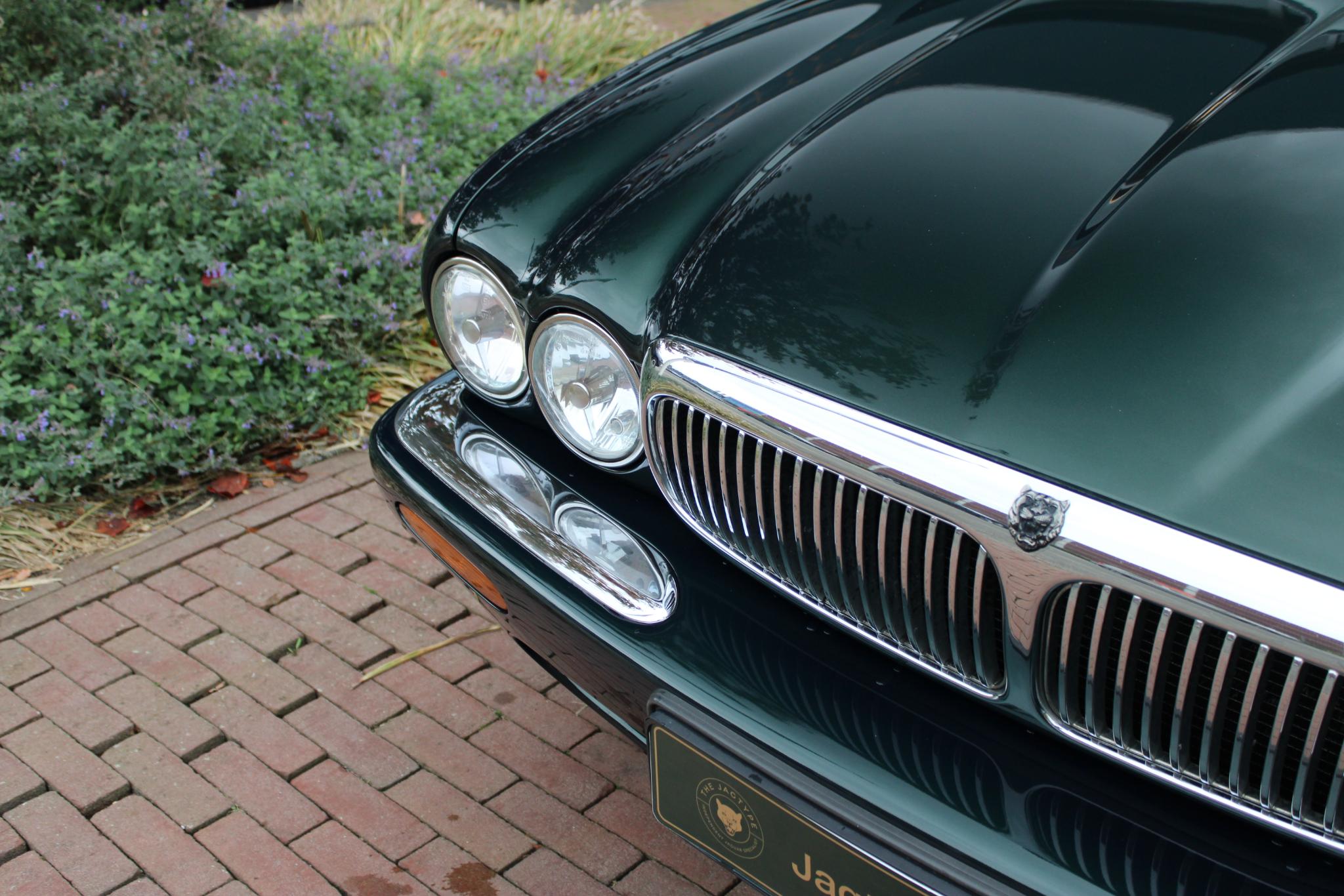 Jaguar Sovereign 4.0 V8