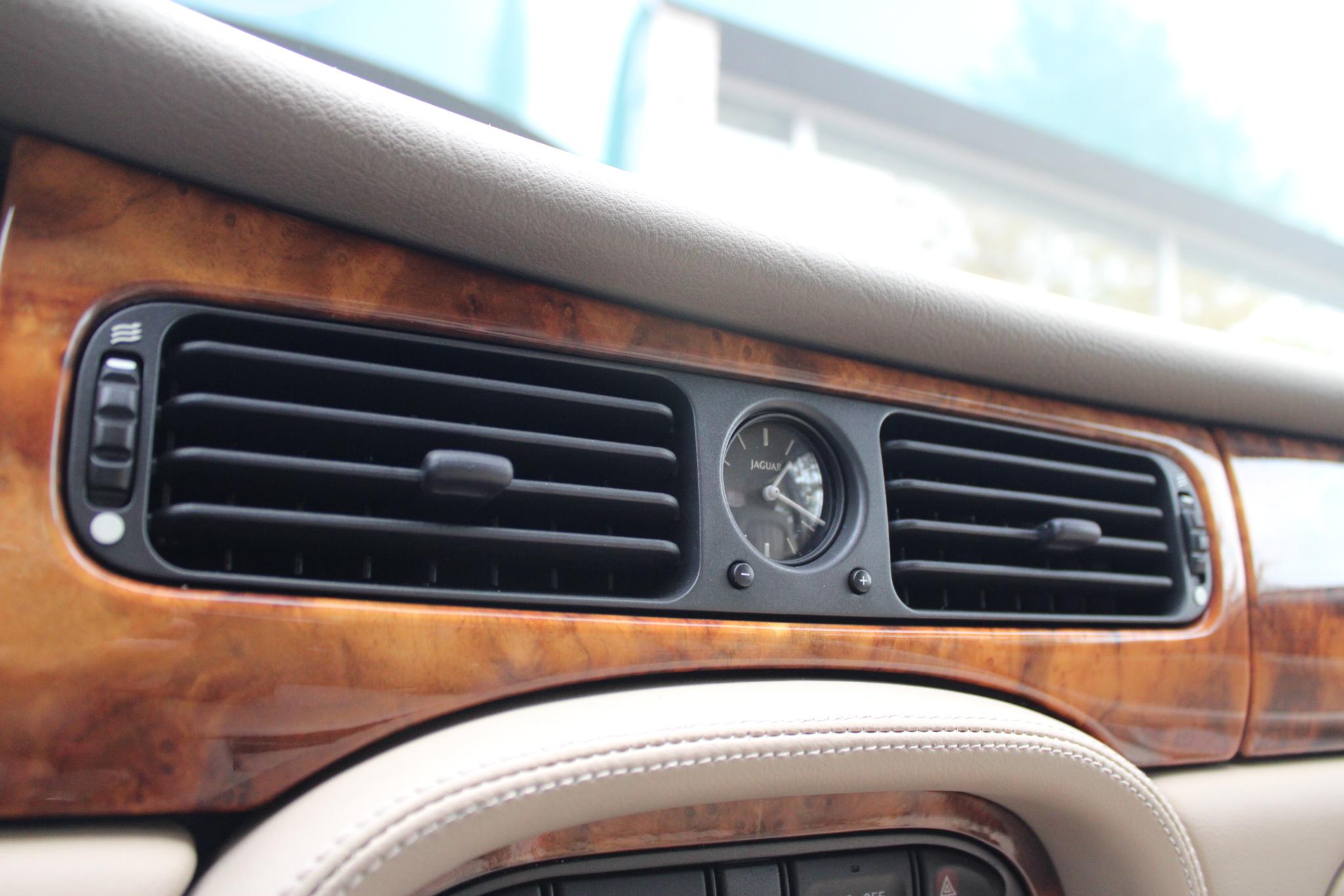 Jaguar Sovereign 4.0 V8