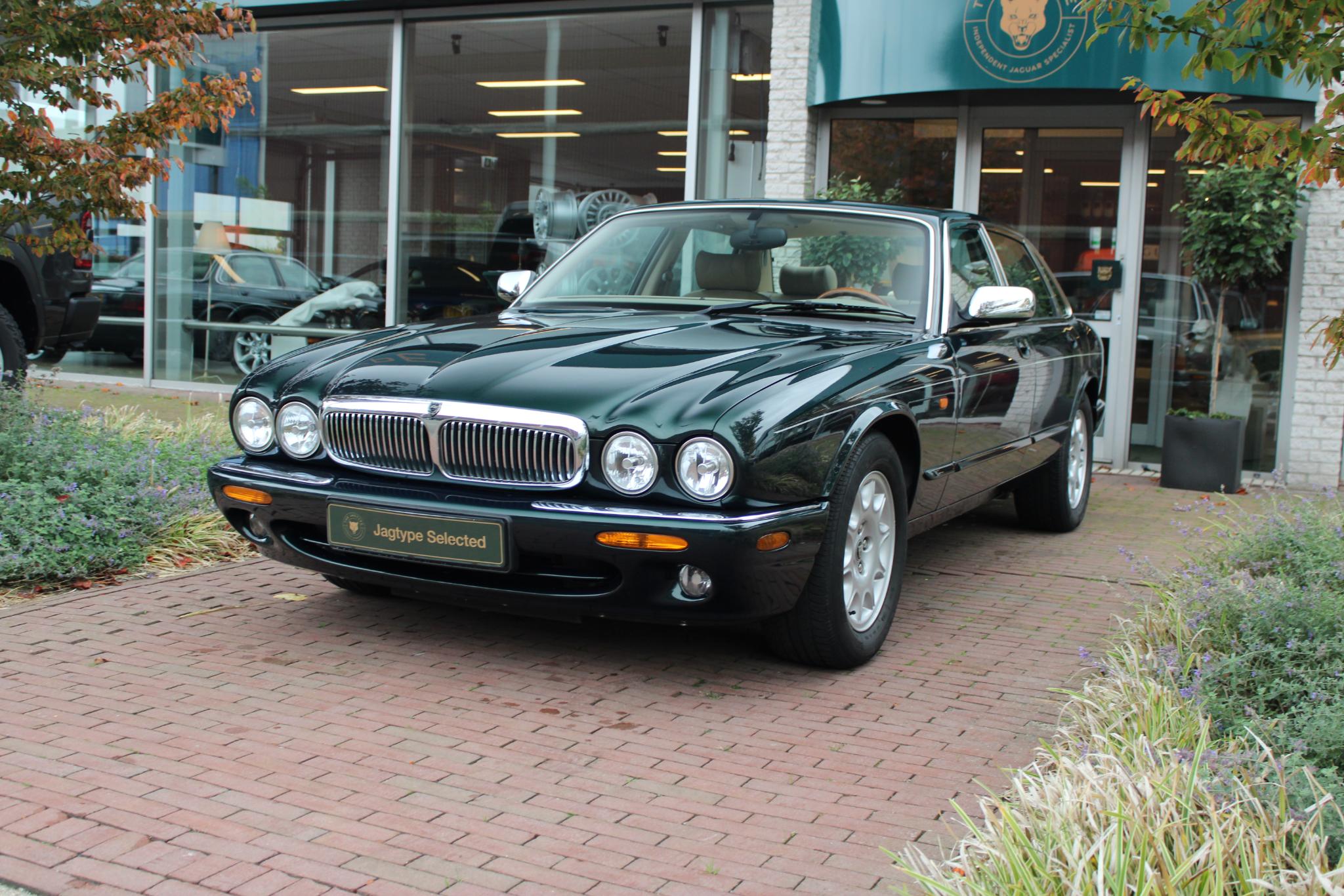 Jaguar Sovereign 4.0 V8