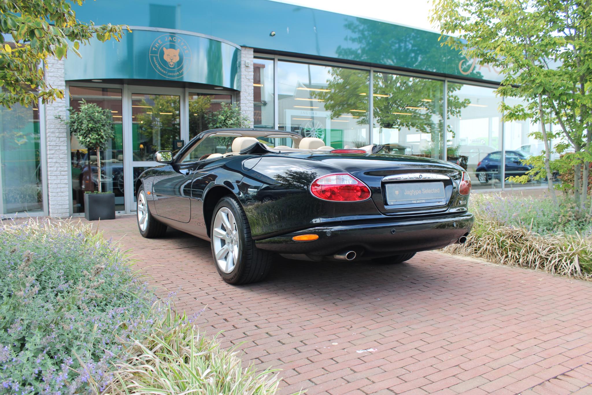 Jaguar XK8 4.2 V8 Convertible