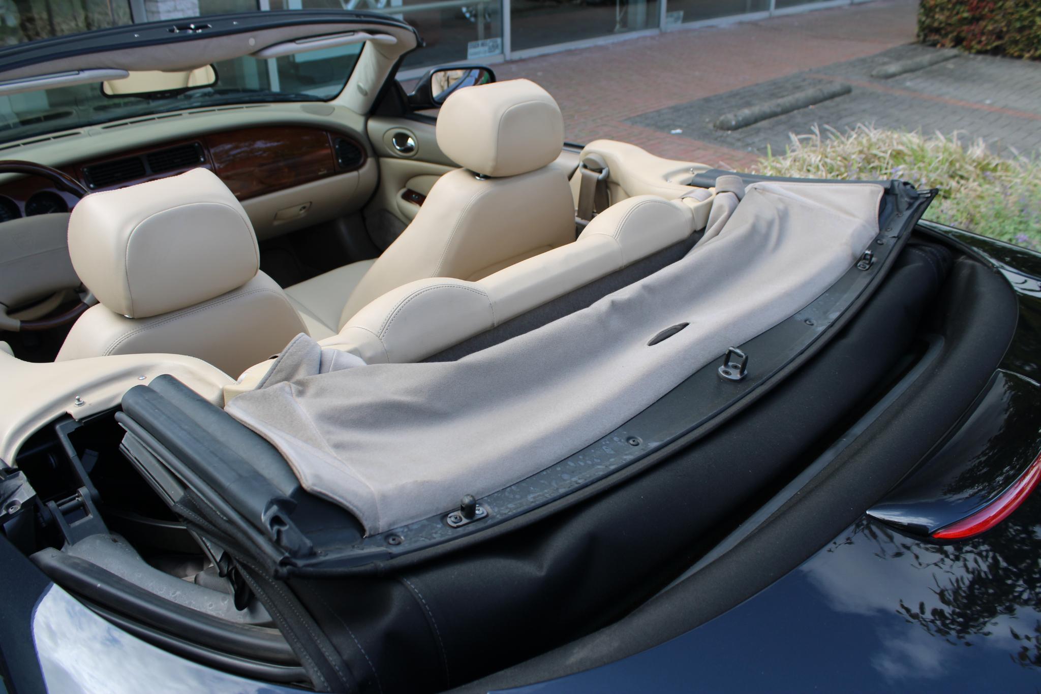 Jaguar XK8 4.2 V8 Convertible