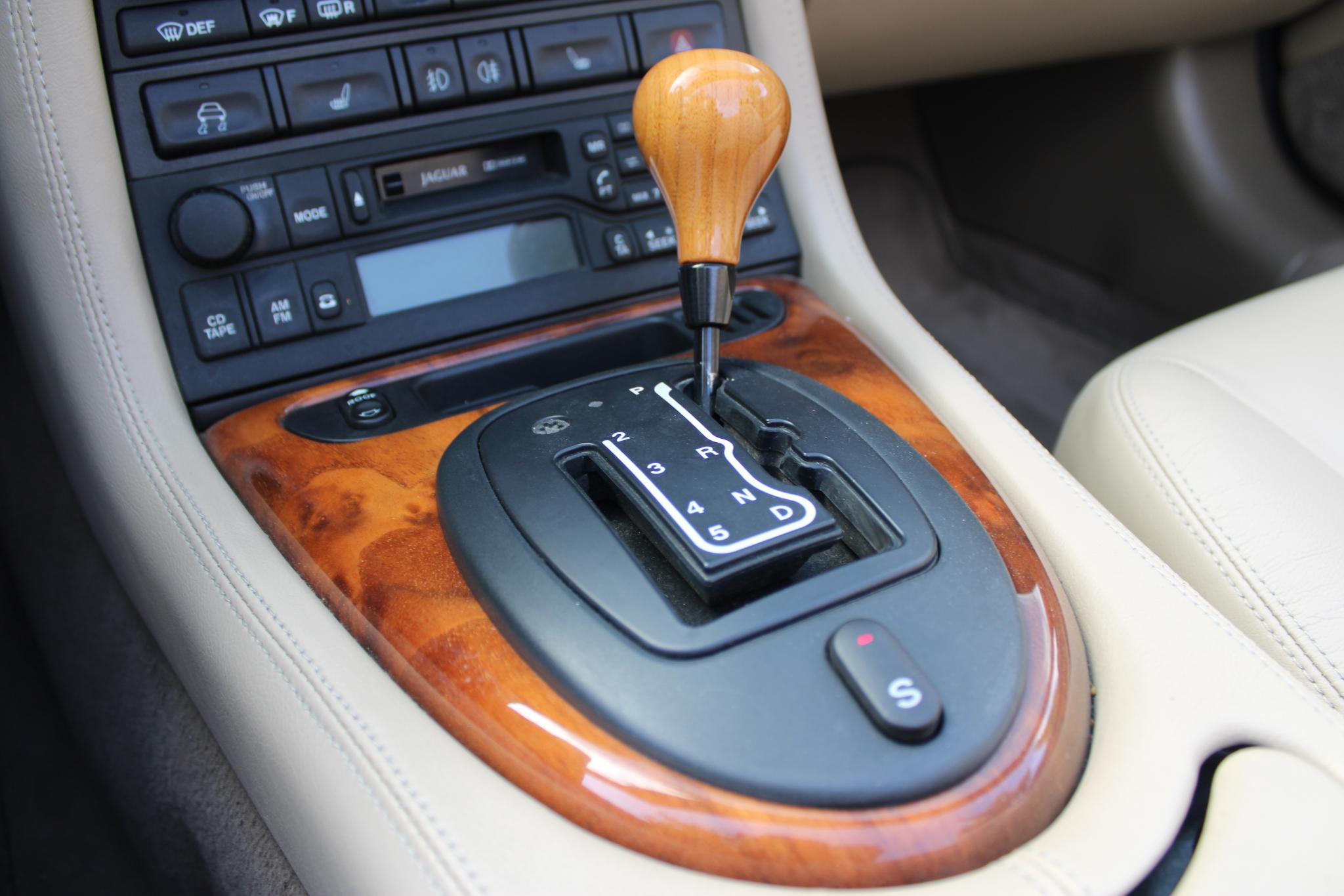 Jaguar XK8 4.2 V8 Convertible