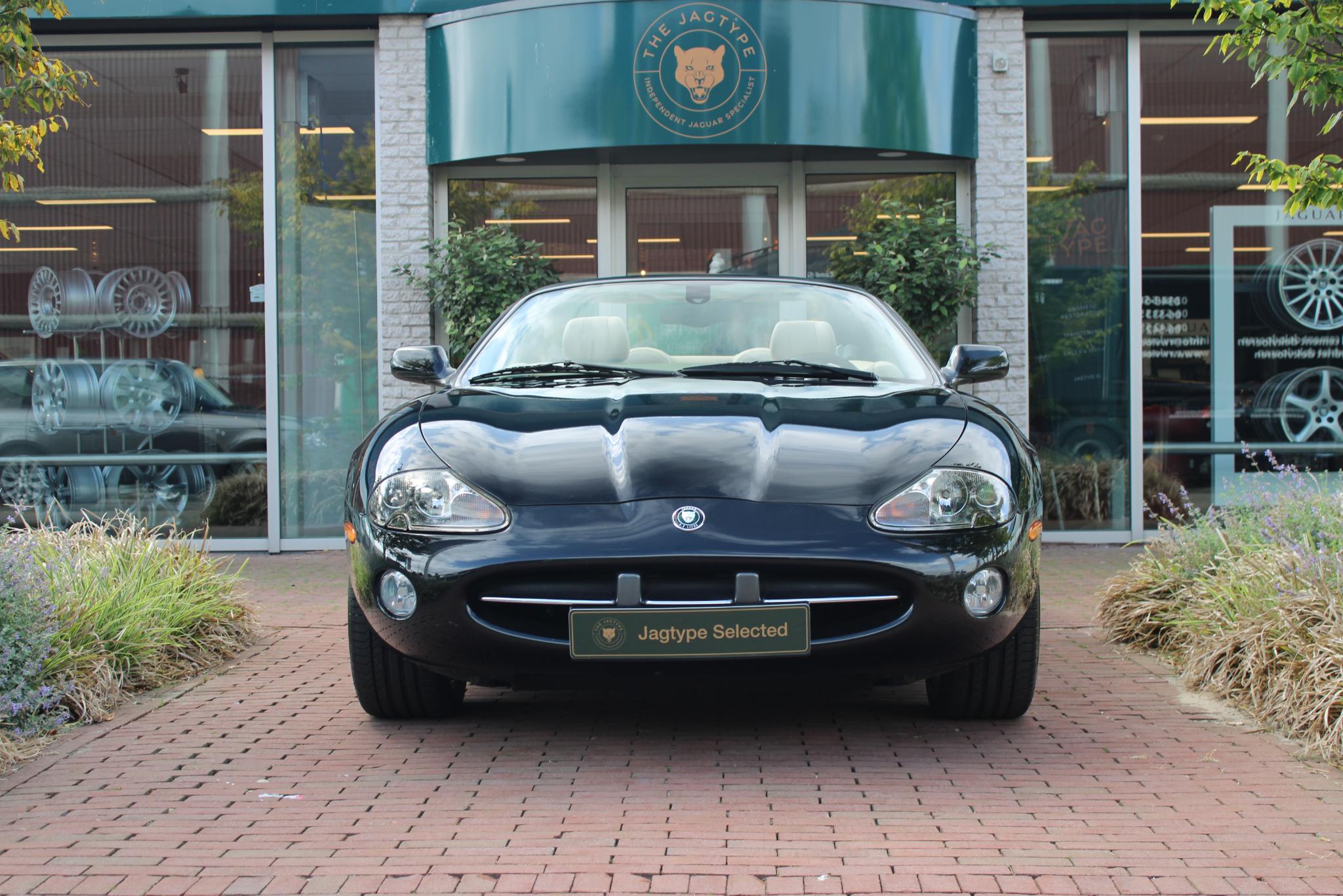 Jaguar XK8 4.2 V8 Convertible