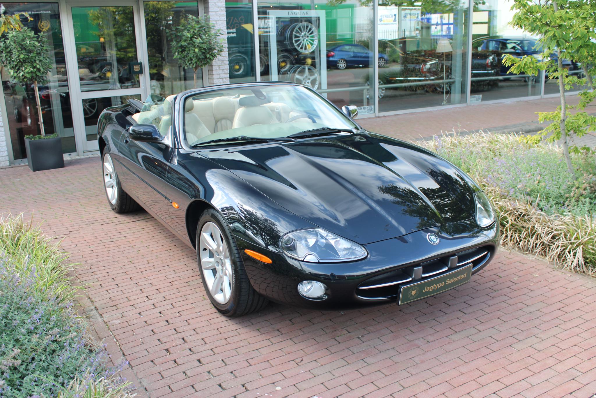 Jaguar XK8 4.2 V8 Convertible