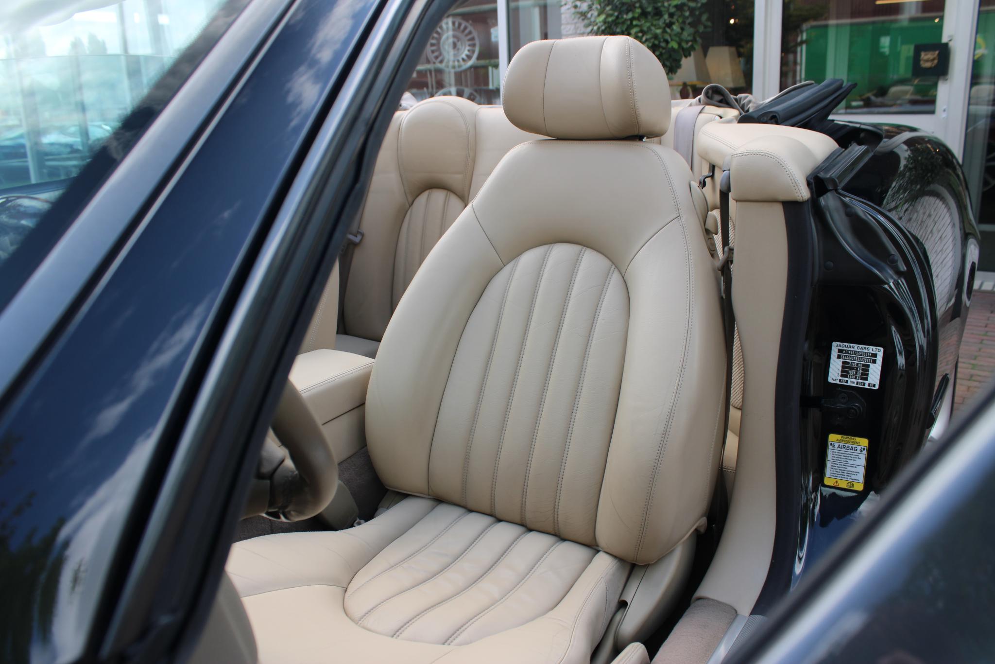 Jaguar XK8 4.2 V8 Convertible