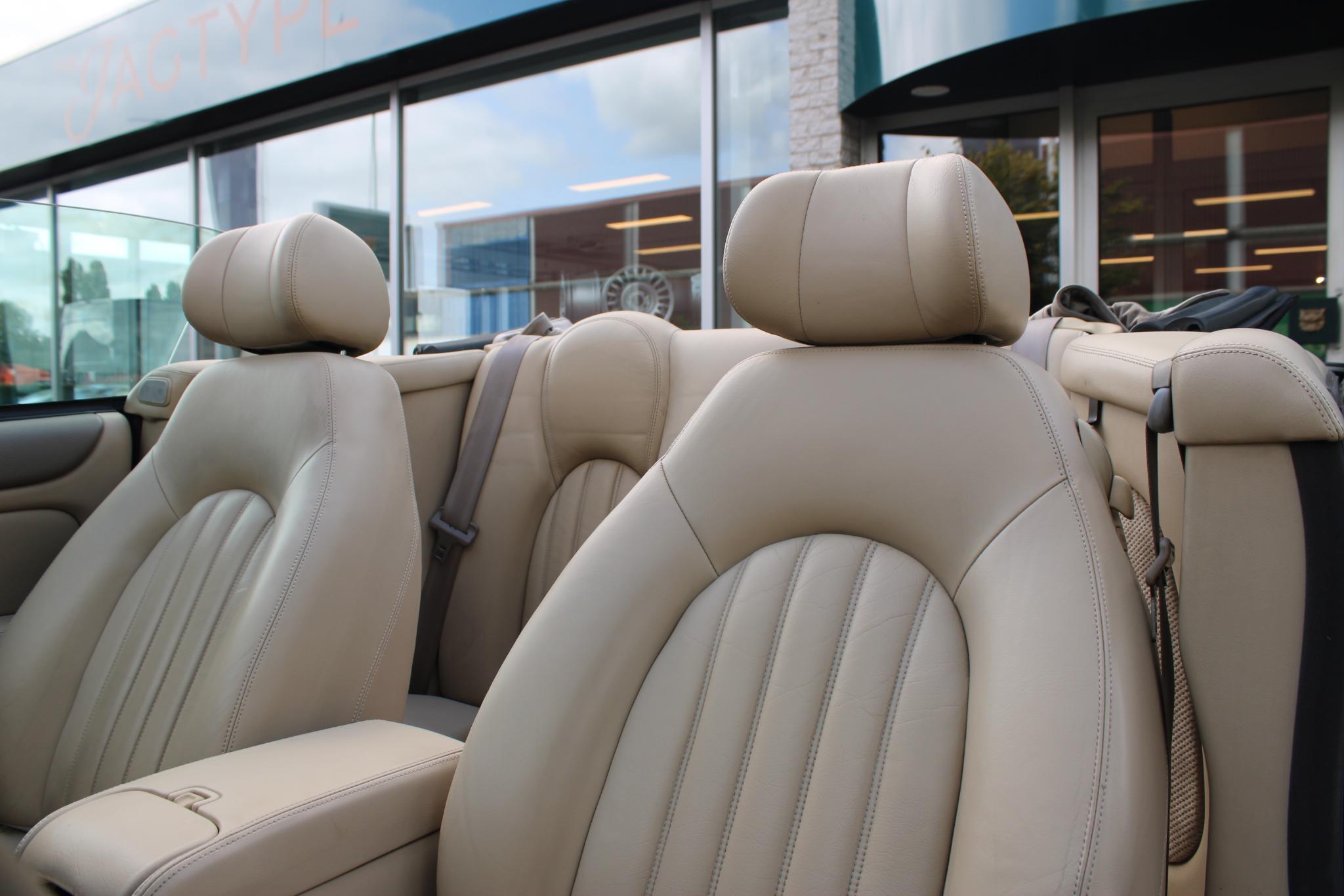 Jaguar XK8 4.2 V8 Convertible