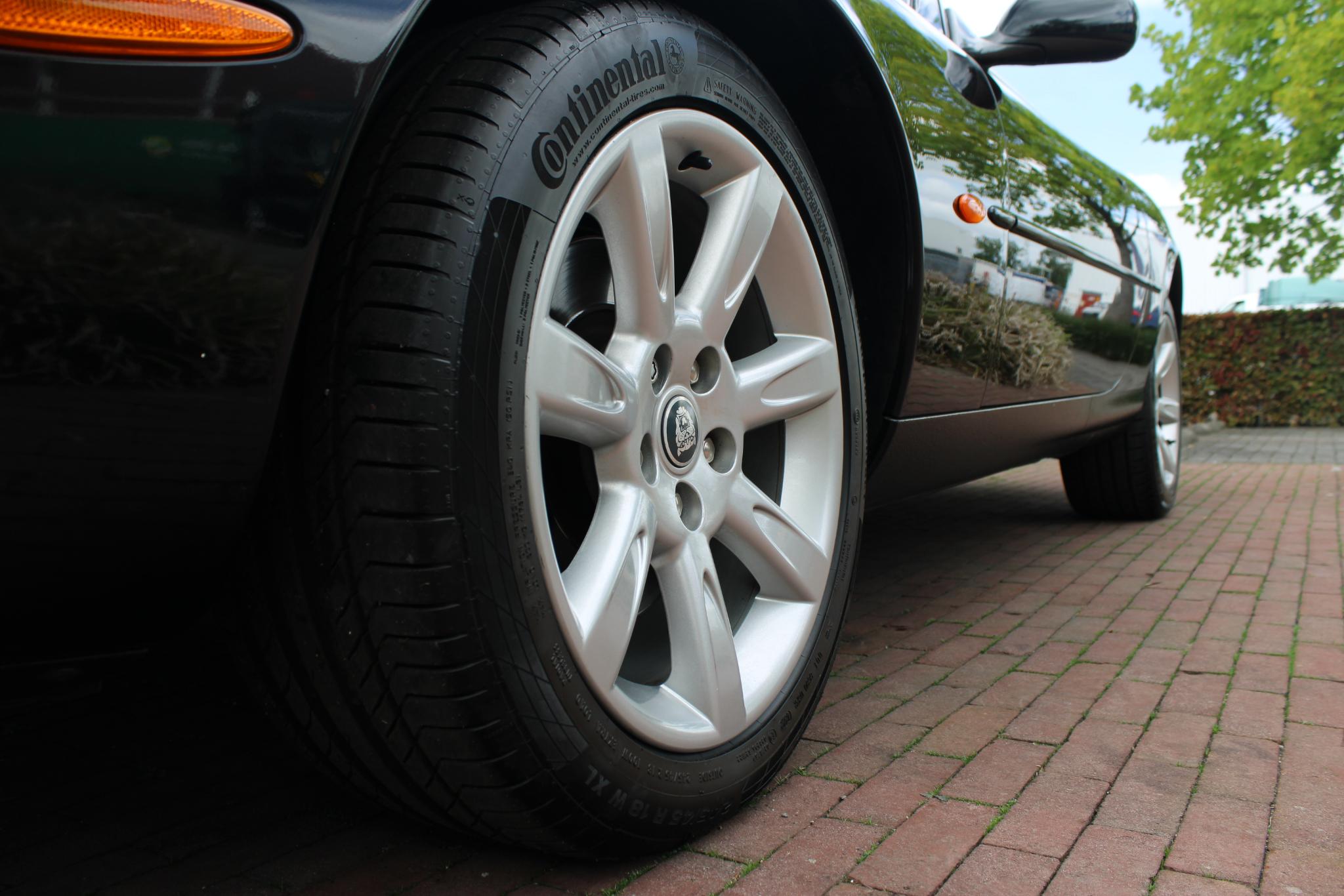 Jaguar XK8 4.2 V8 Convertible
