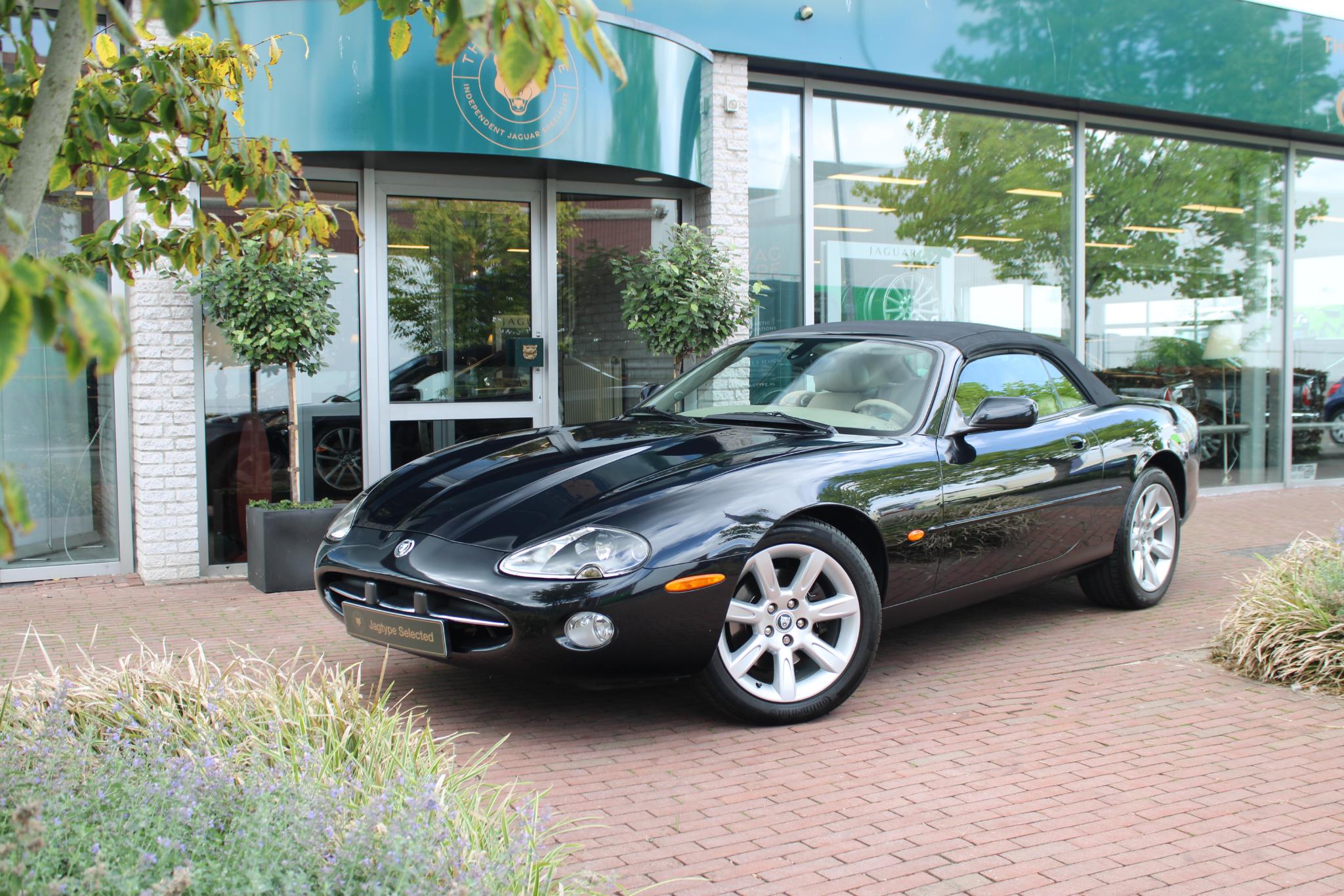 Jaguar XK8 4.2 V8 Convertible