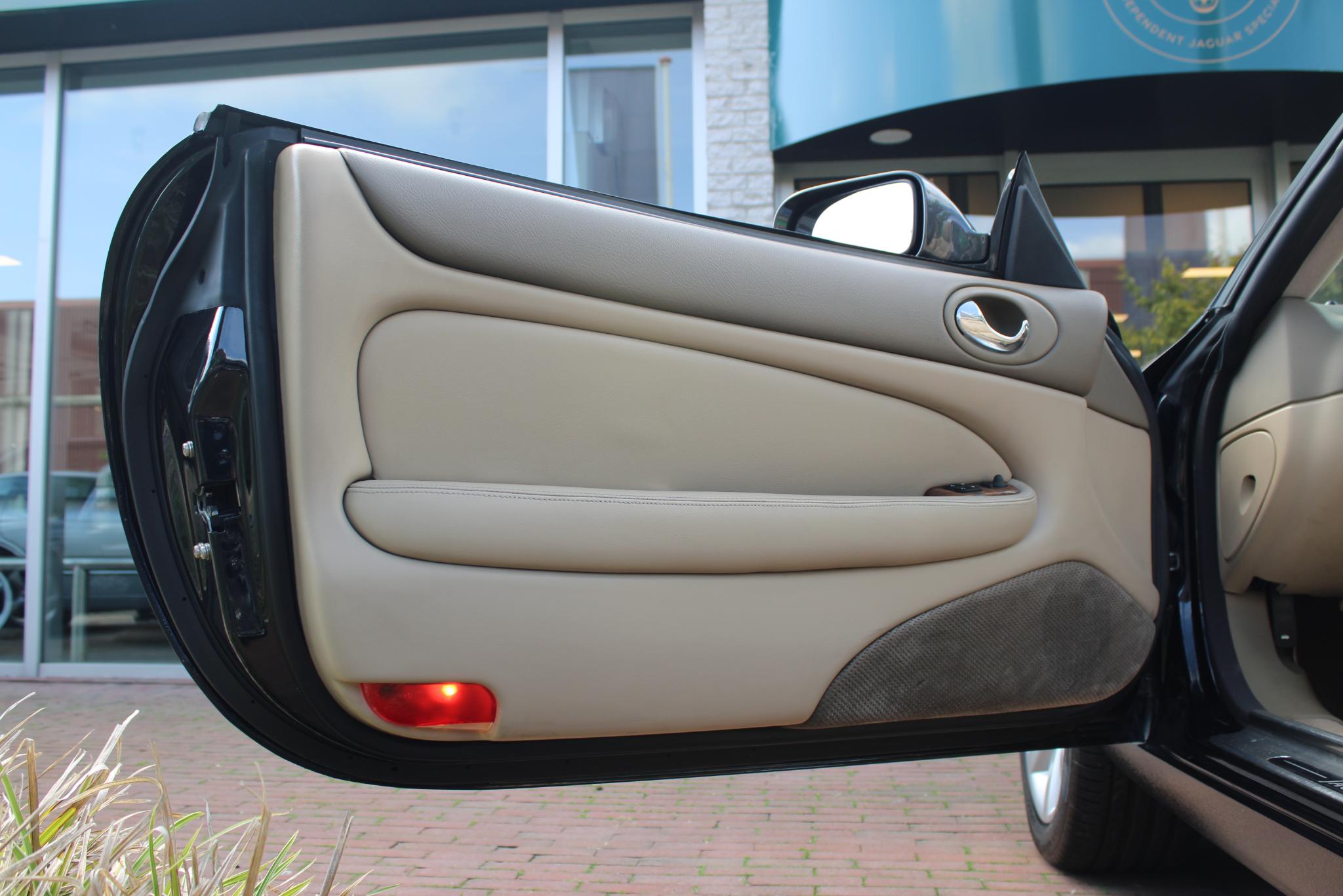 Jaguar XK8 4.2 V8 Convertible