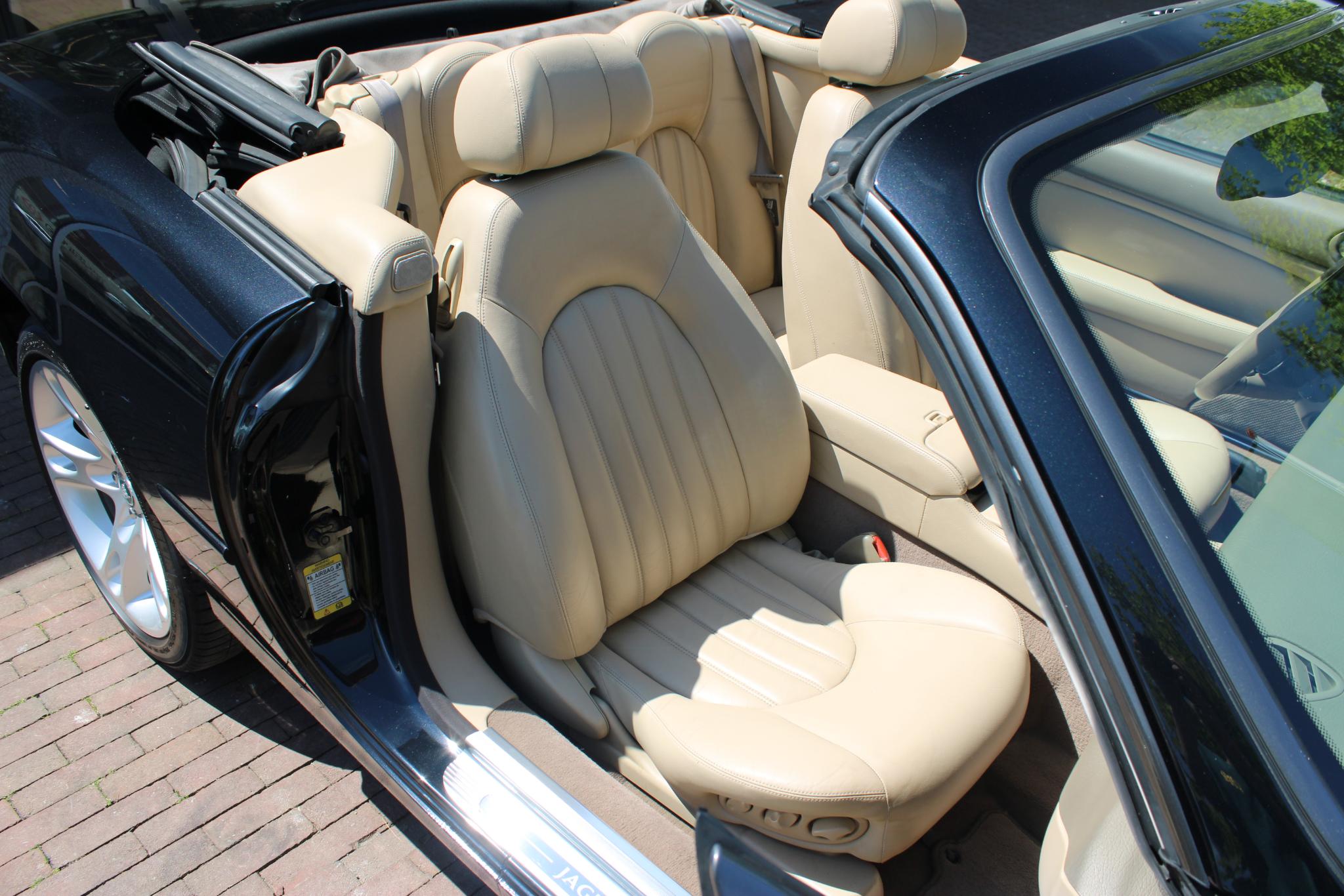 Jaguar XK8 4.2 V8 Convertible