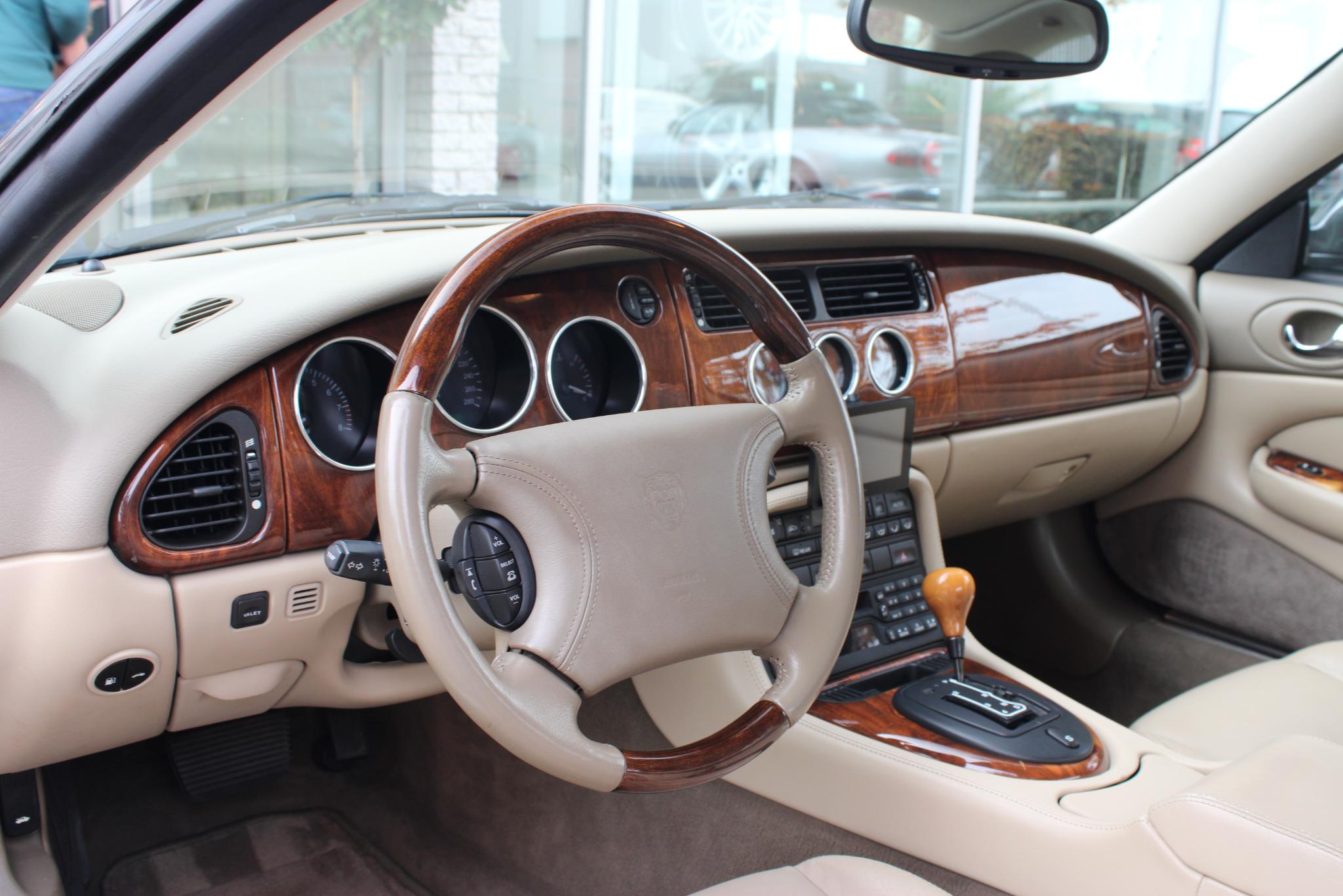 Jaguar XK8 4.0 V8 Coupé Very Nice condition Saphire Bleu