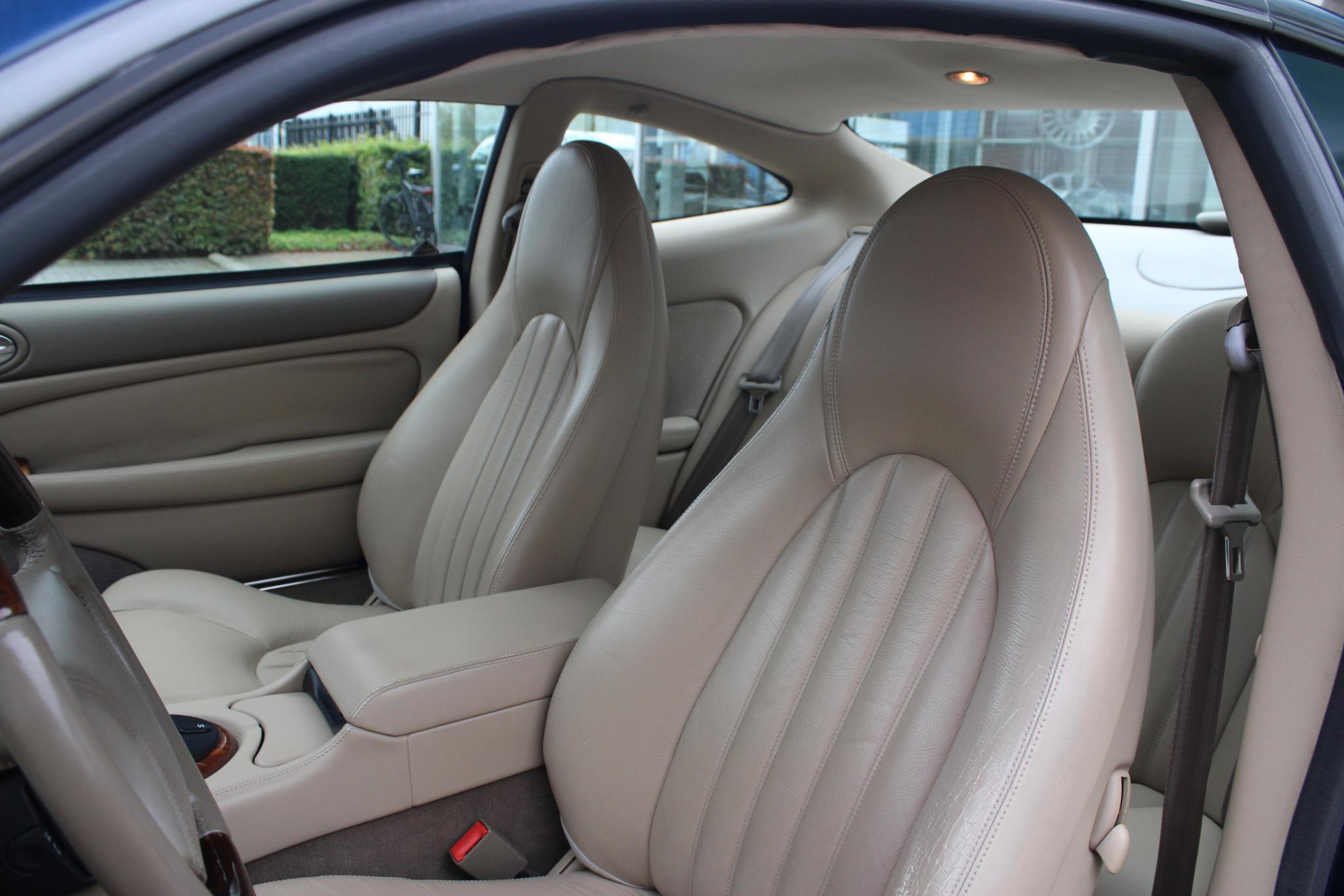 Jaguar XK8 4.0 V8 Coupé Very Nice condition Saphire Bleu