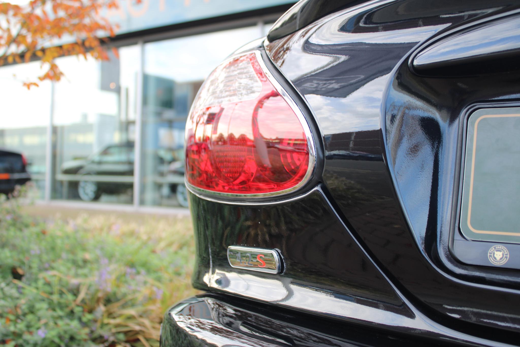 Jaguar XKR 4.2 V8 S Convertible