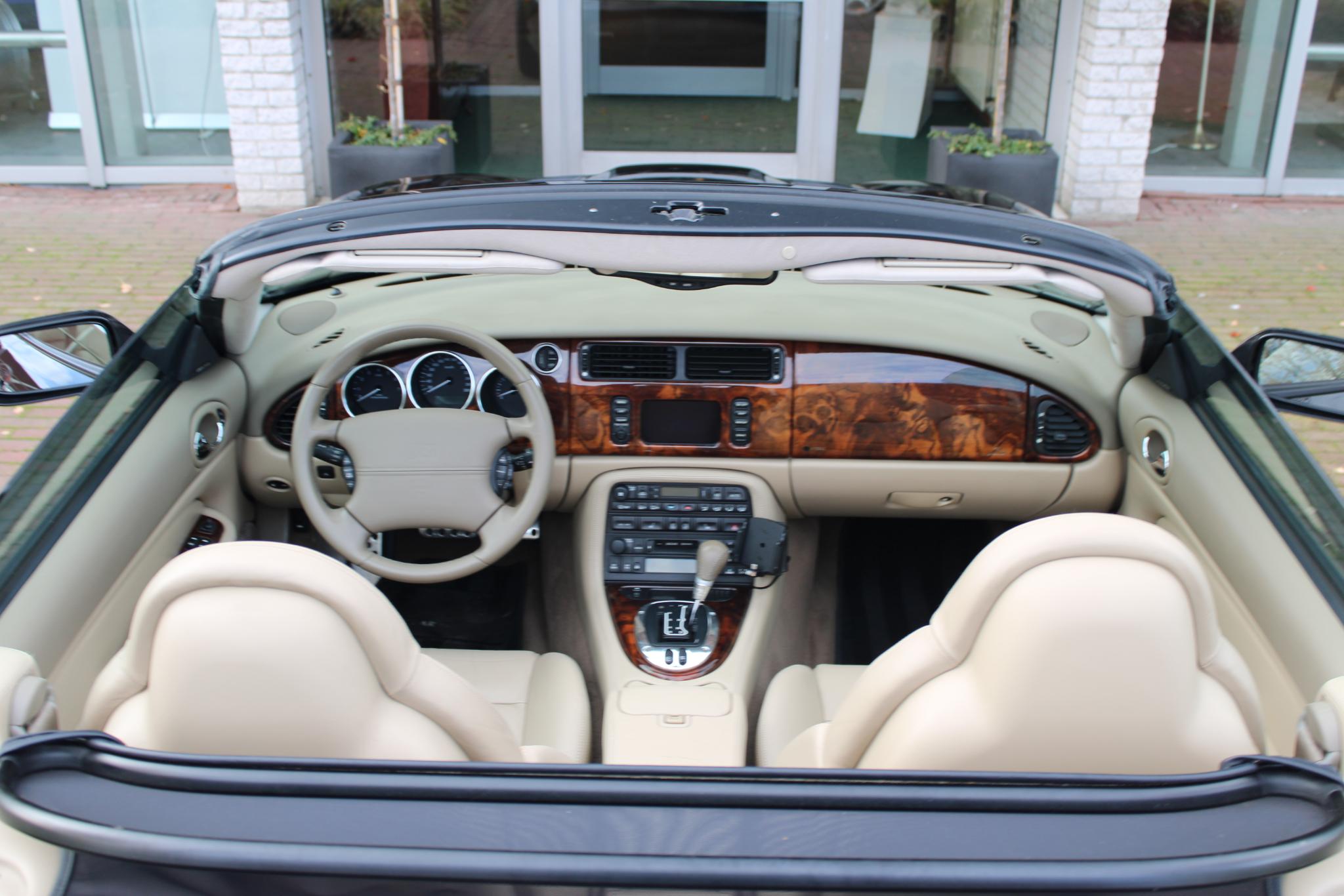 Jaguar XKR 4.2 V8 S Convertible