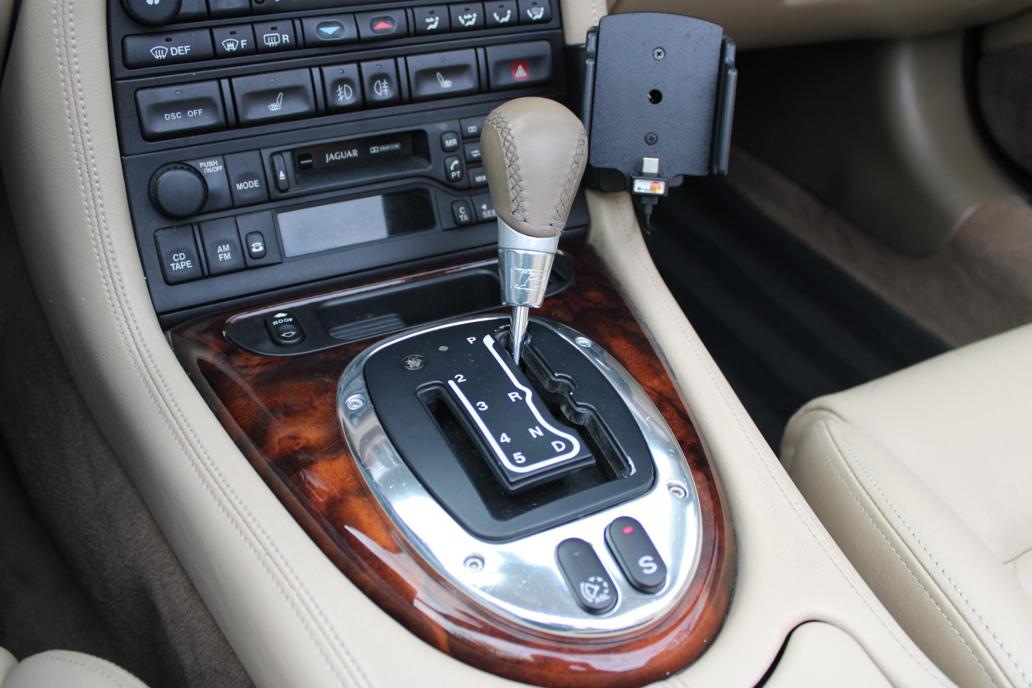 Jaguar XKR 4.2 V8 S Convertible