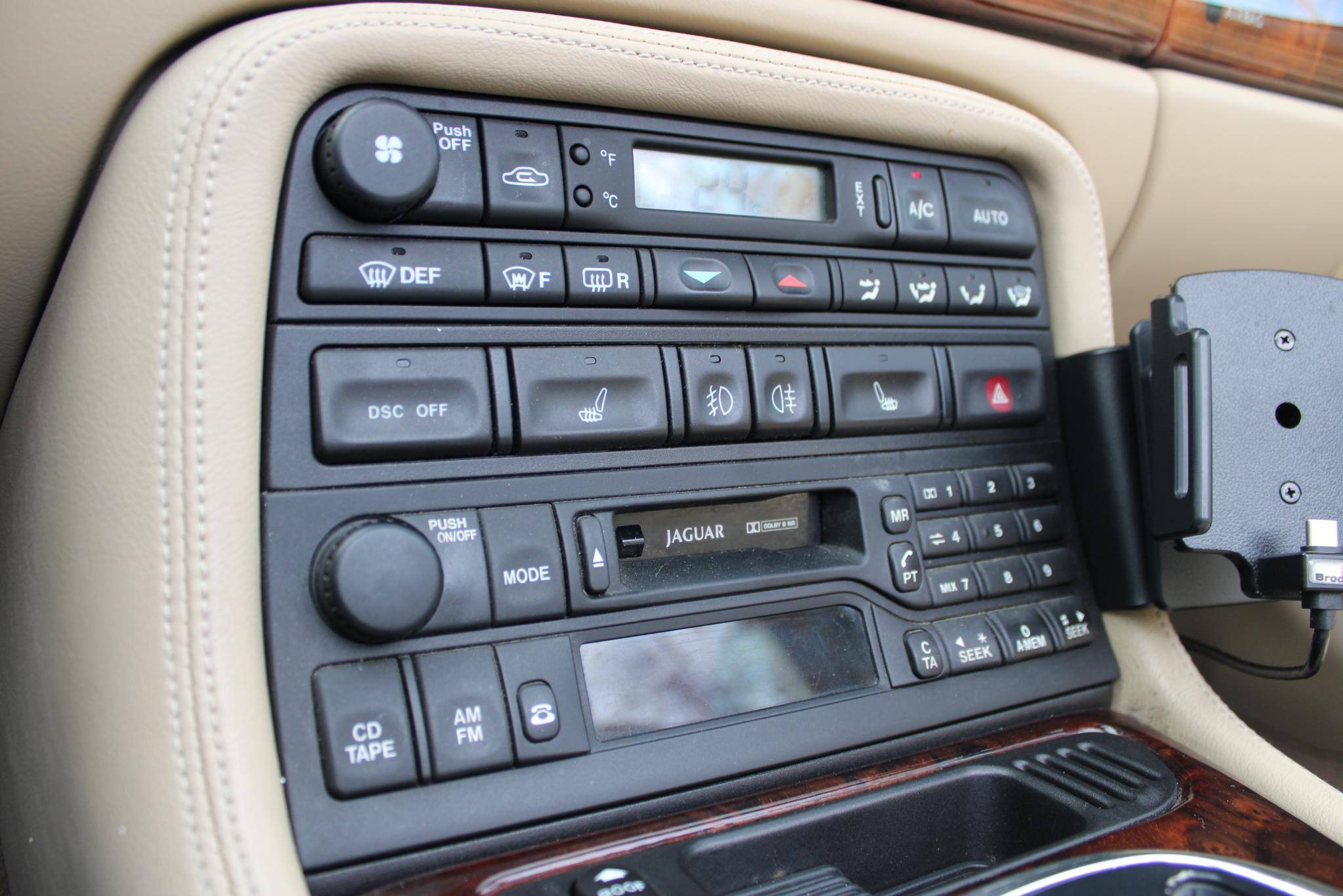 Jaguar XKR 4.2 V8 S Convertible