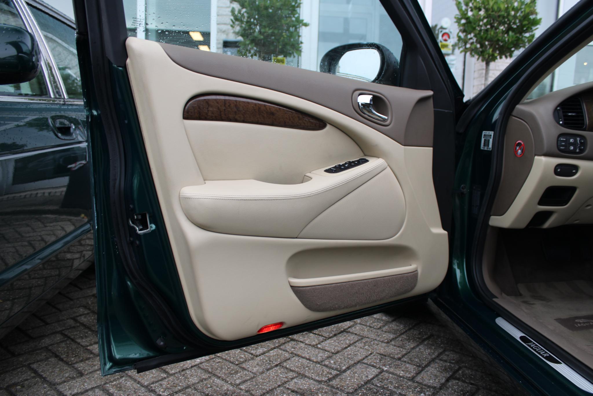 Jaguar S-type 3.0 V6 Executive