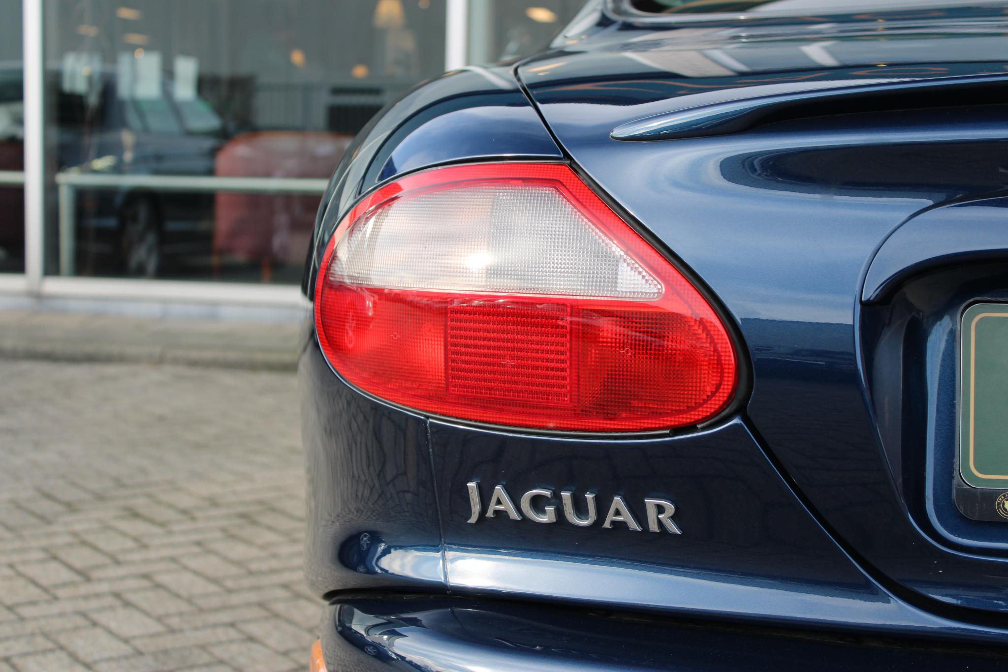 Jaguar XK8 4.0 V8 Coupé