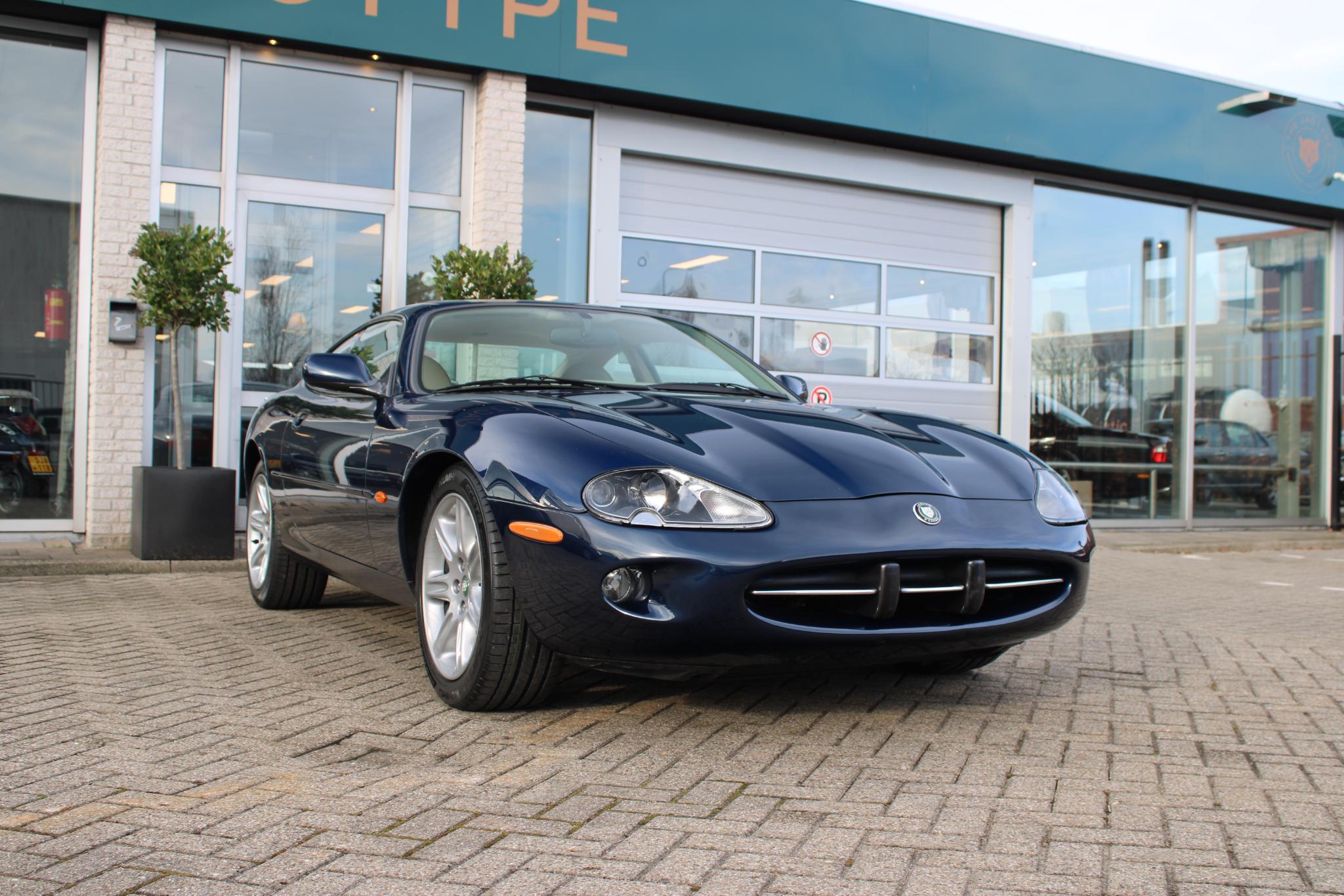 Jaguar XK8 4.0 V8 Coupé